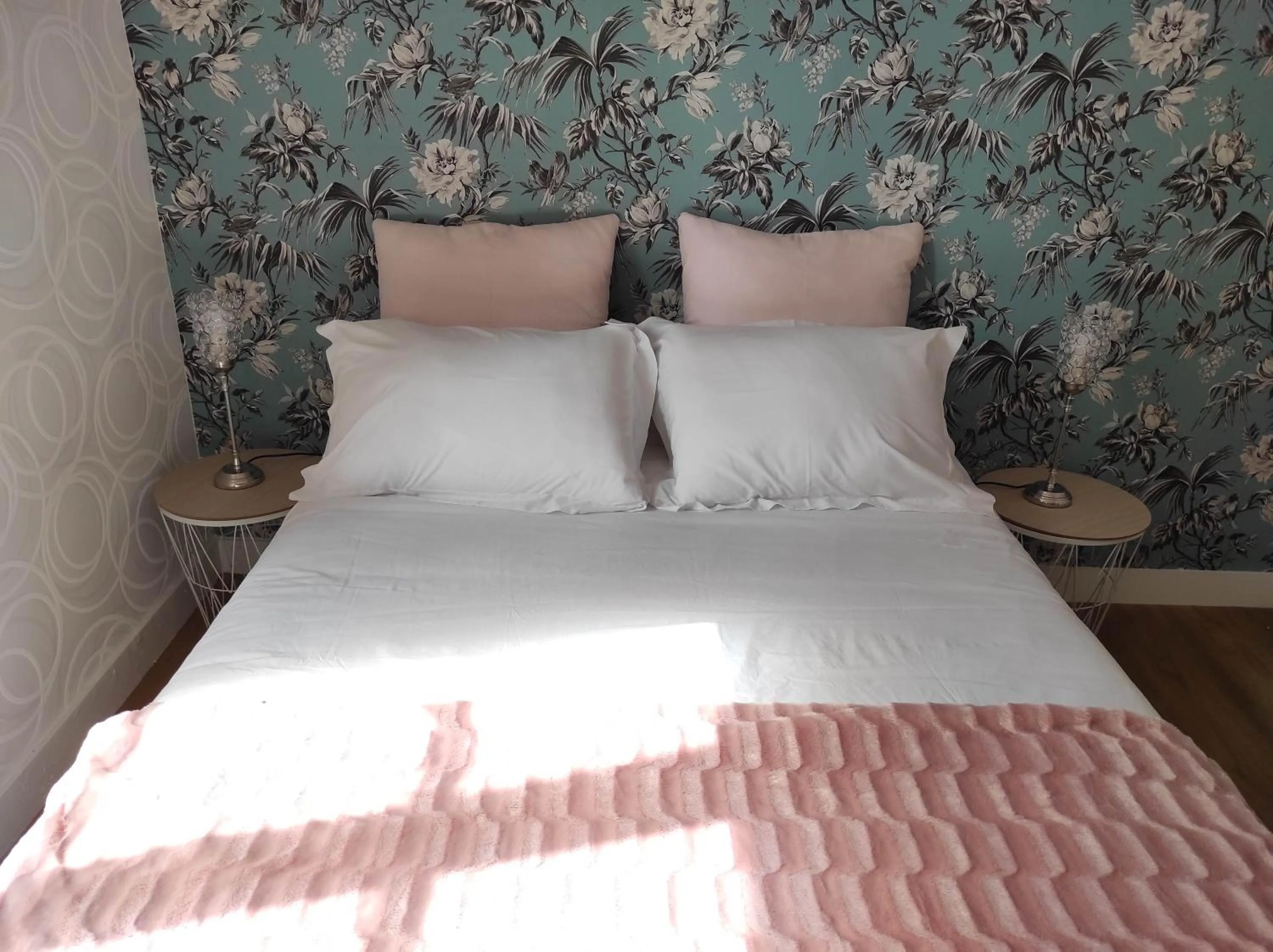 Bed in Appartement Bagnols - Les Meublés des Pierres Dorées