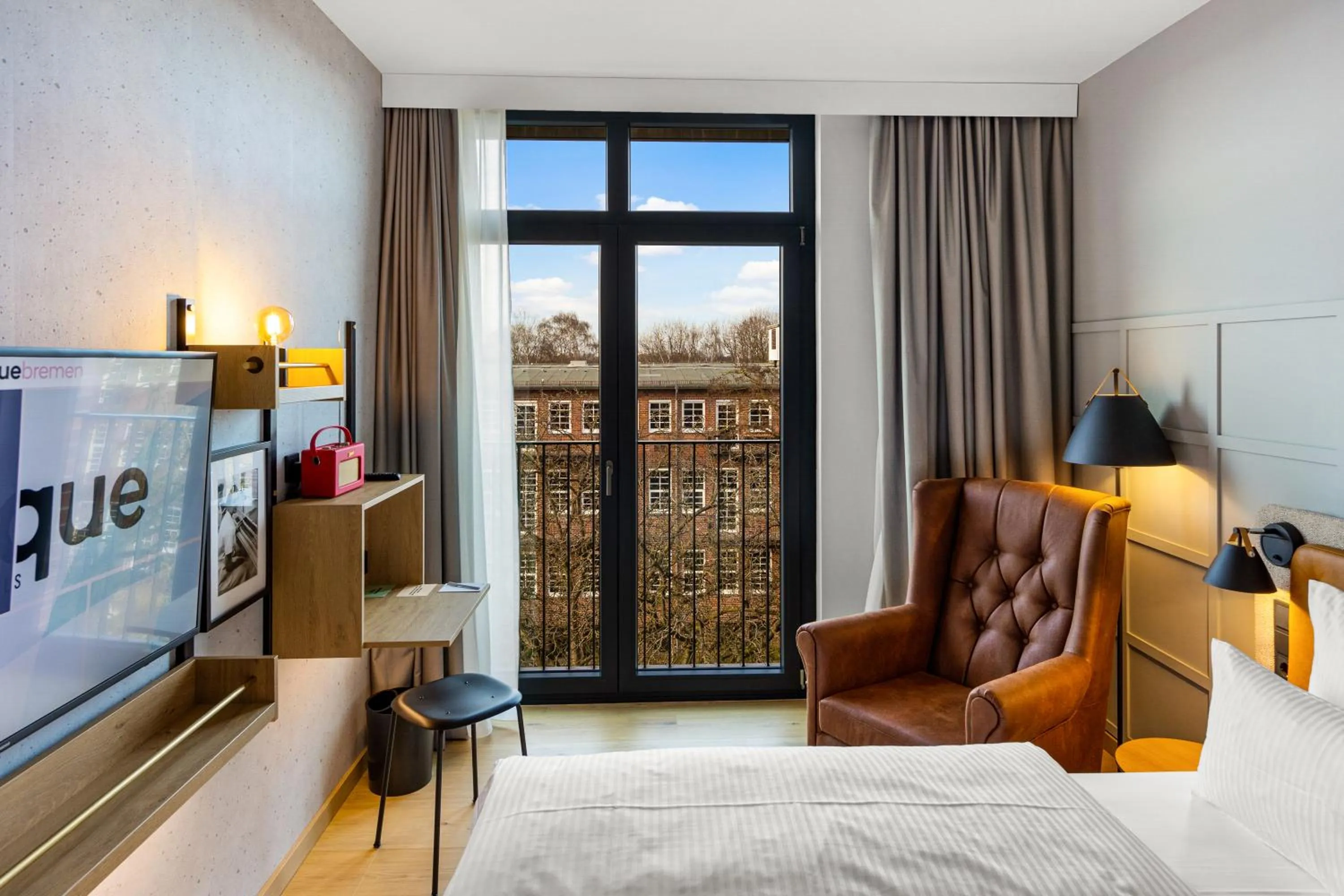 View (from property/room), Bed in unique by ATLANTIC Hotels Bremen