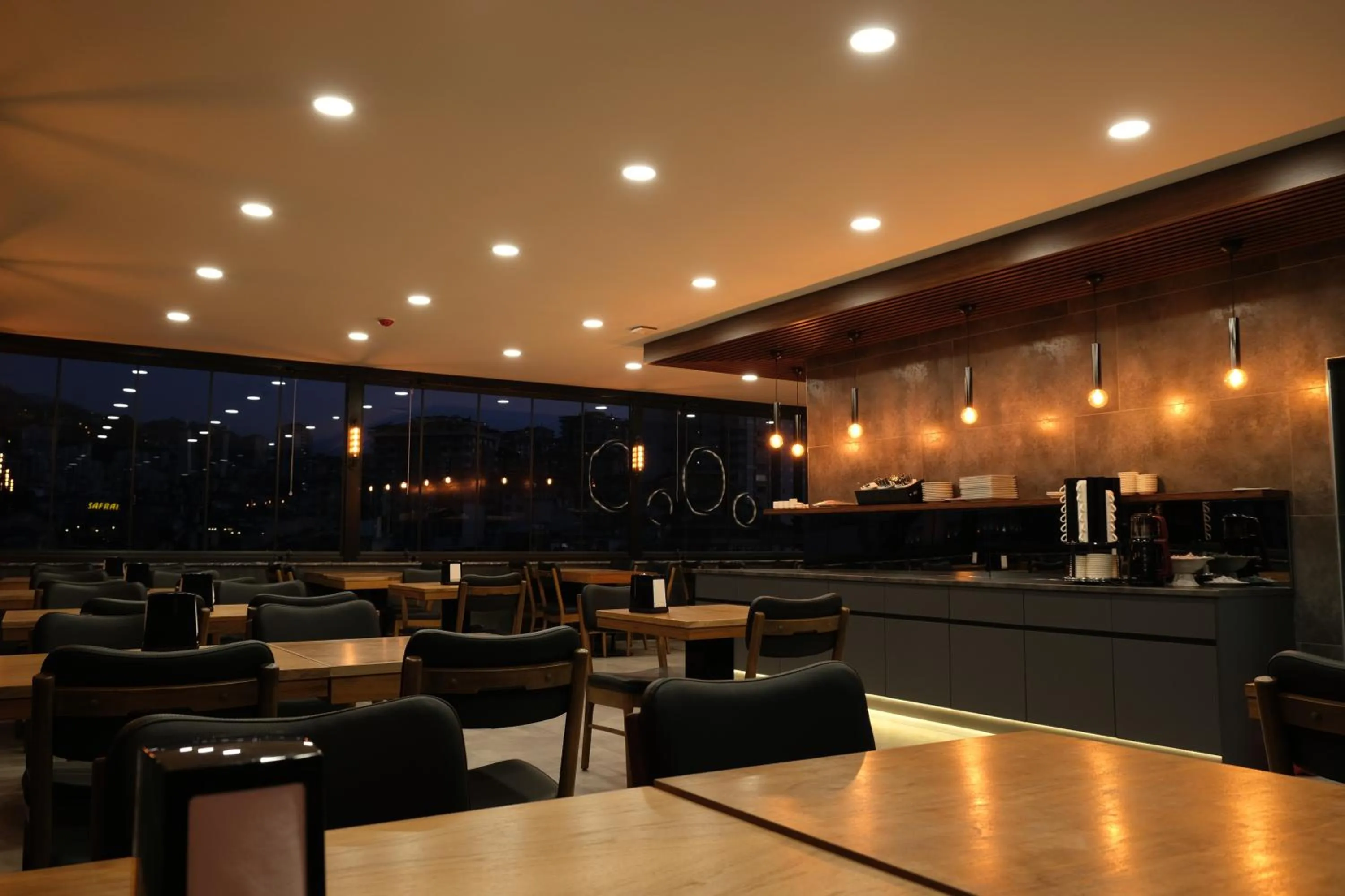 Restaurant/places to eat in Rhisos Otel