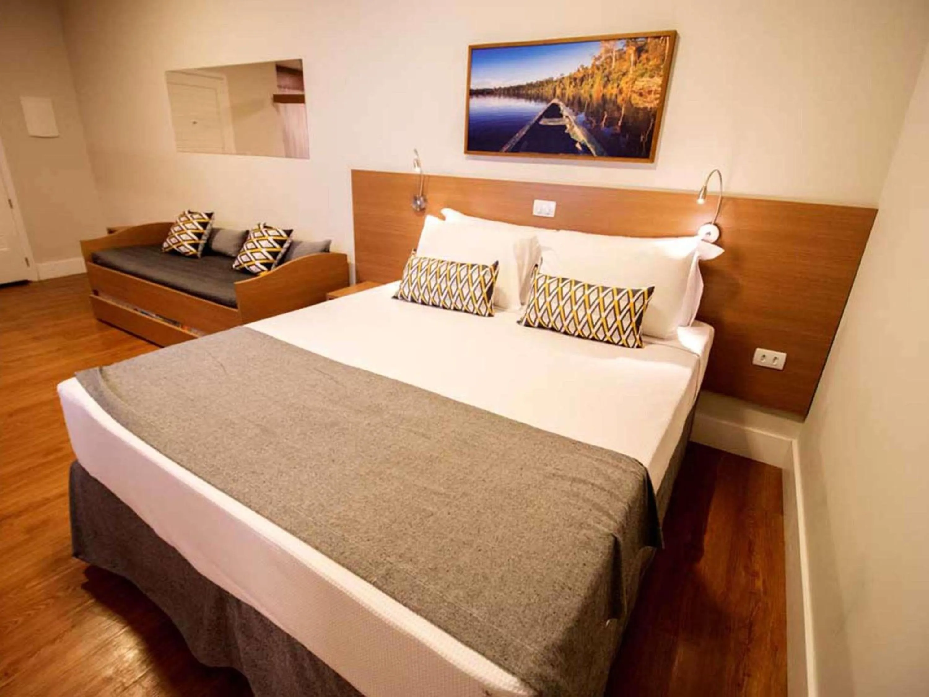 Bedroom, Bed in ibis Styles Bonito