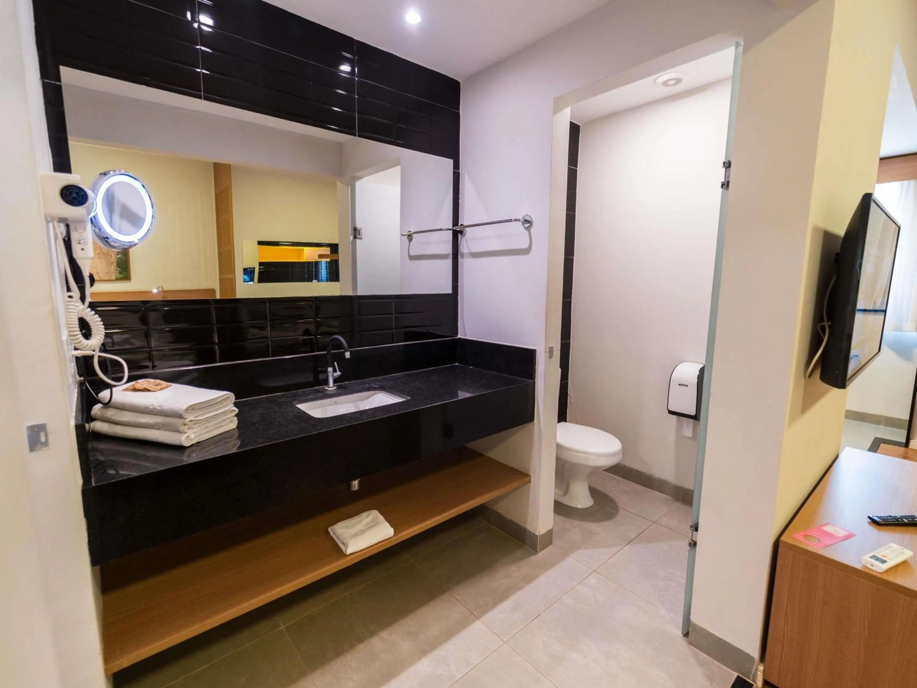 Bedroom in ibis Styles Bonito