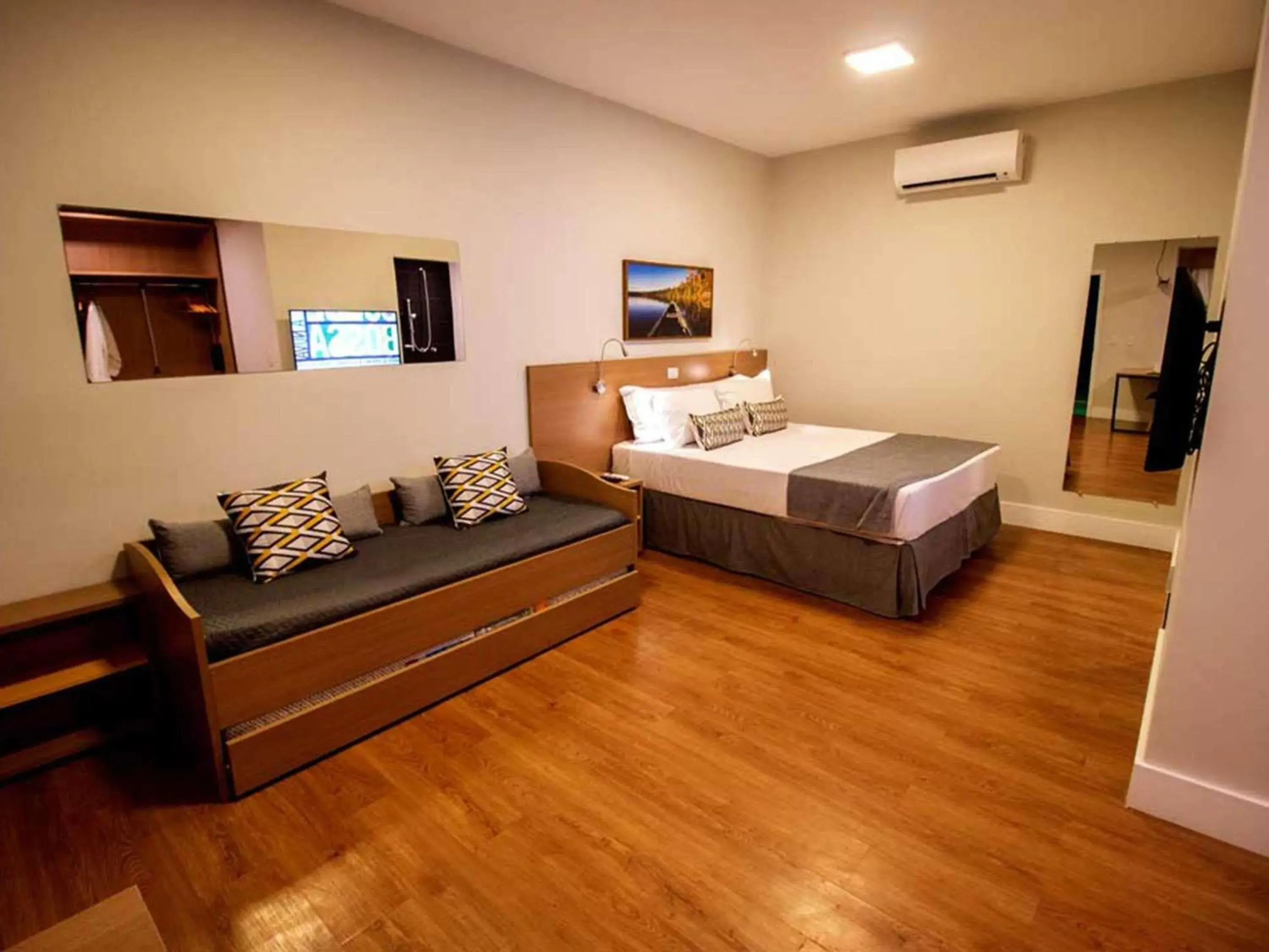 Apartment with One Queen Bed and One Single Be D in ibis Styles Bonito Apartment with One Queen Bed and One Single Be D in ibis Styles Bonito