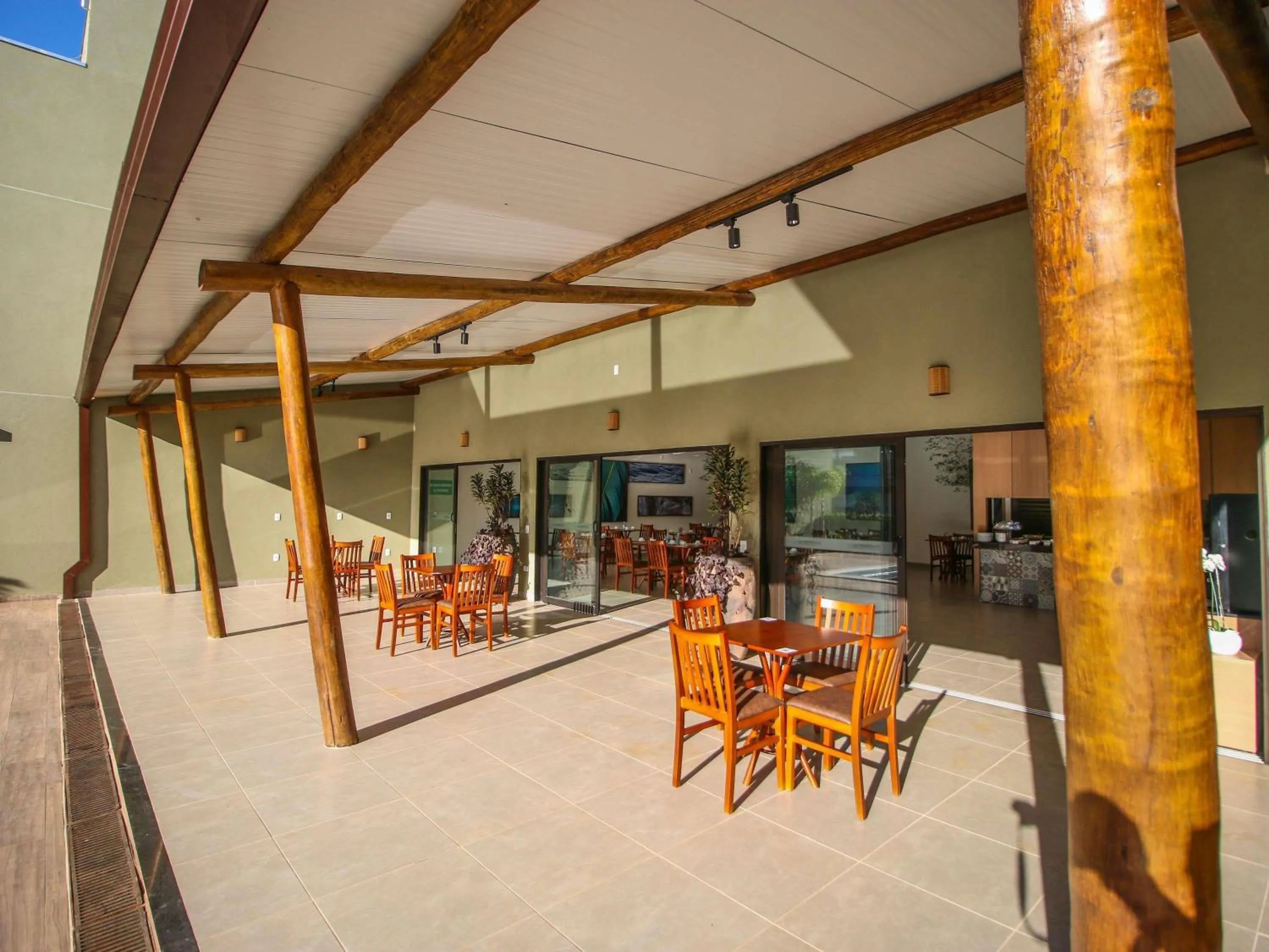 Restaurant/places to eat in ibis Styles Bonito