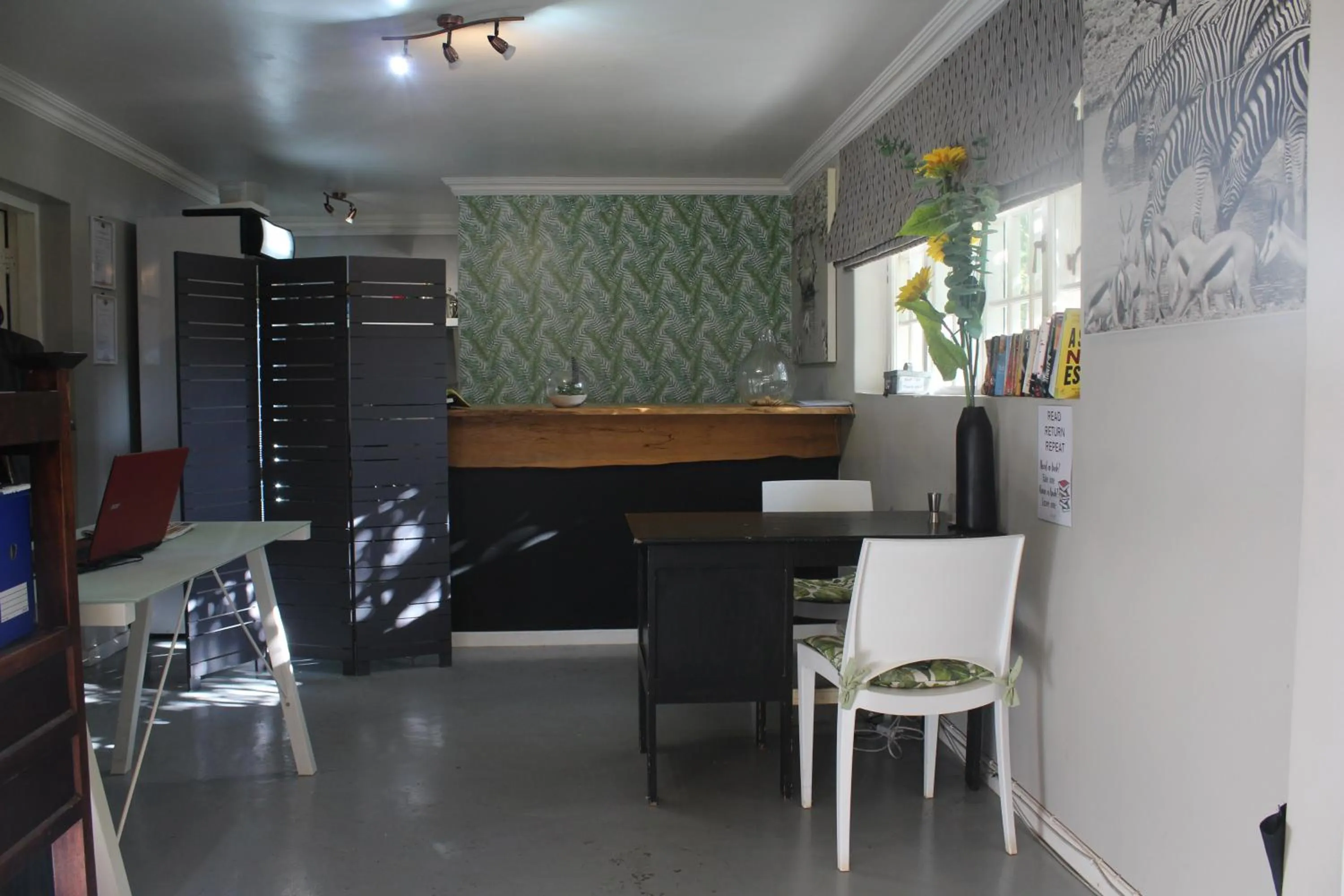 Restaurant/places to eat in Mogi Boutique Hotel