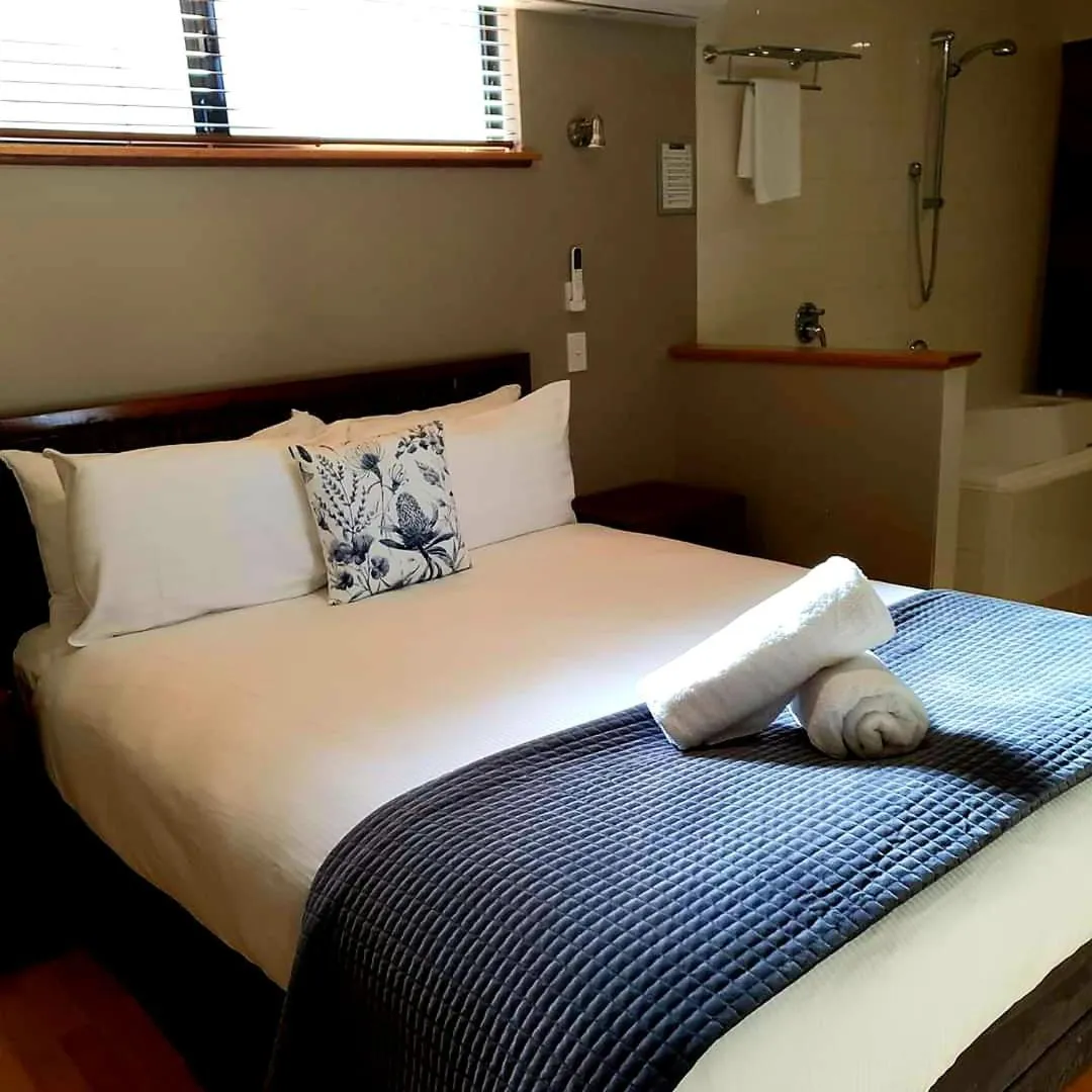 Bedroom, Bed in Dunn Bay Village Resort Homes