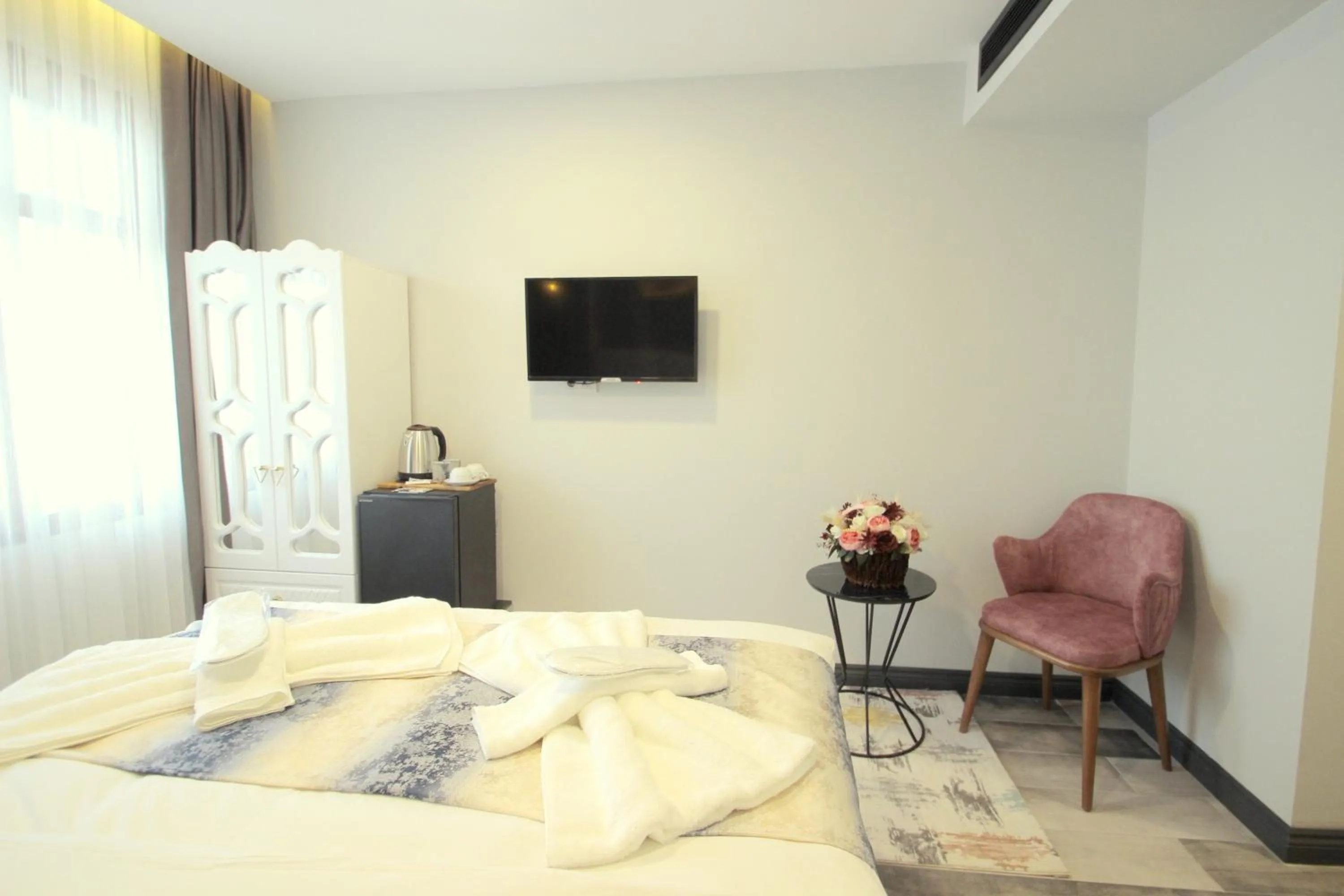 TV and multimedia in Guler Palas Hotel