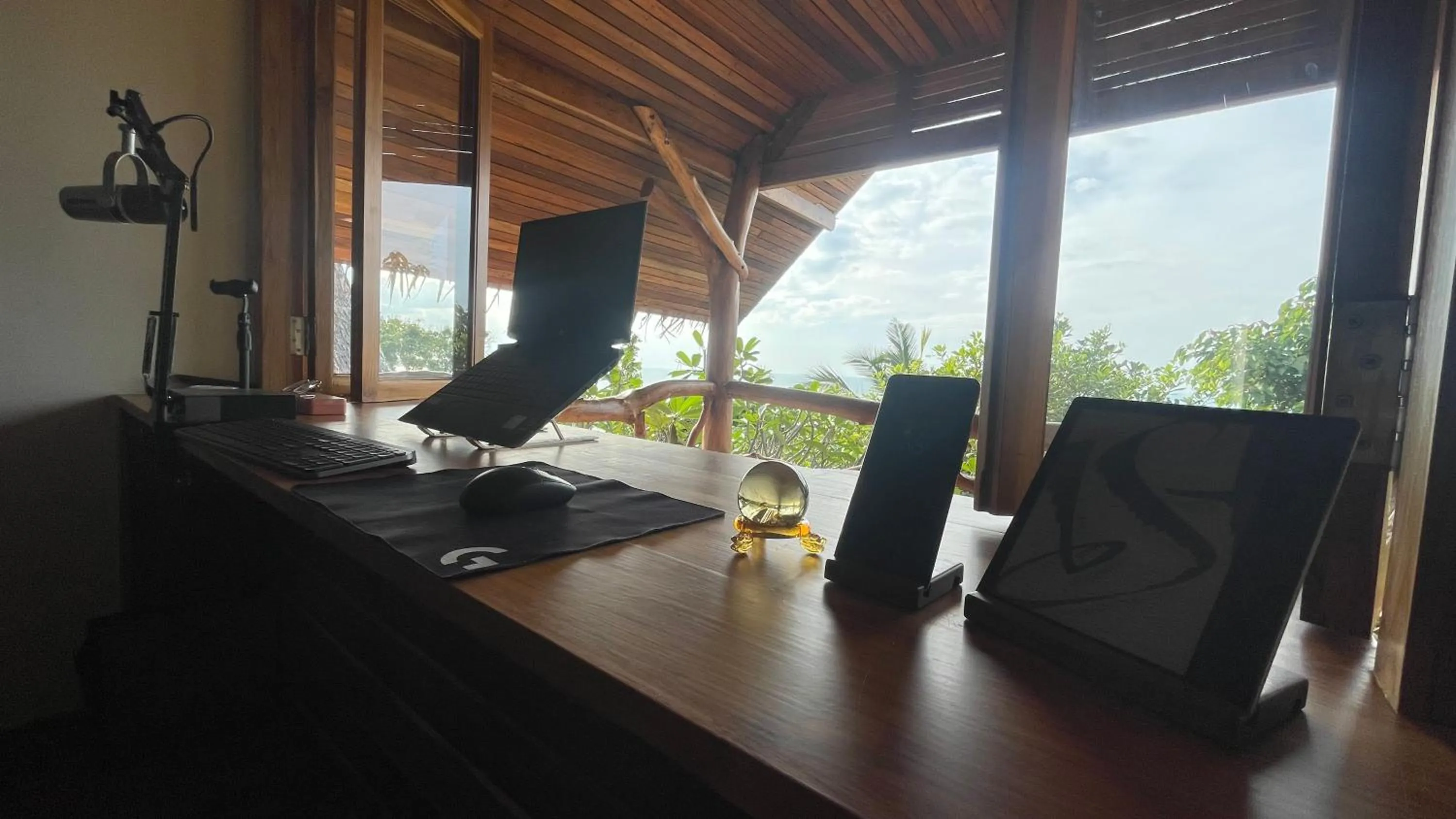 Natural landscape in Tantawan sea view residence 山海居