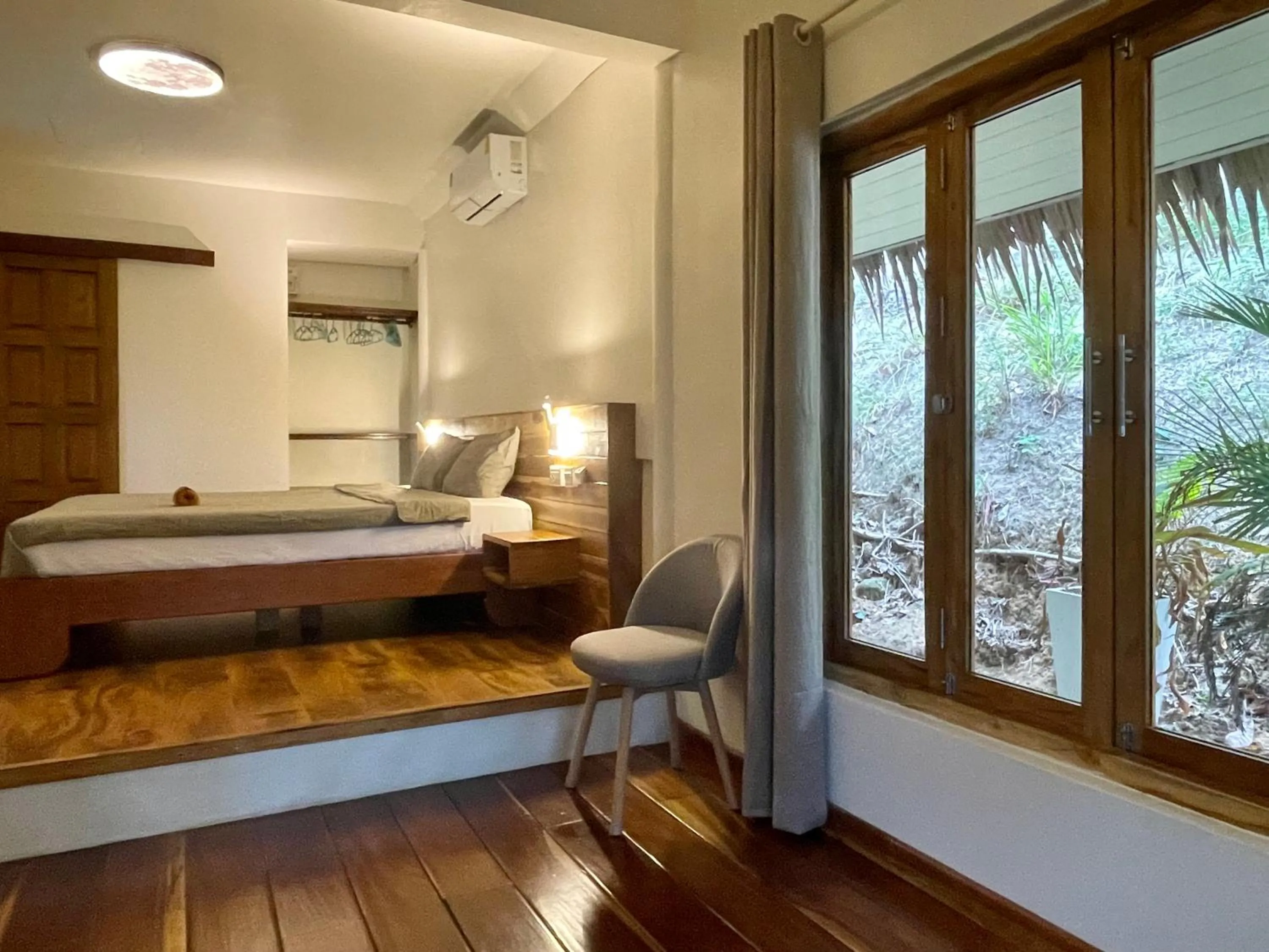 Bed in Tantawan sea view residence 山海居