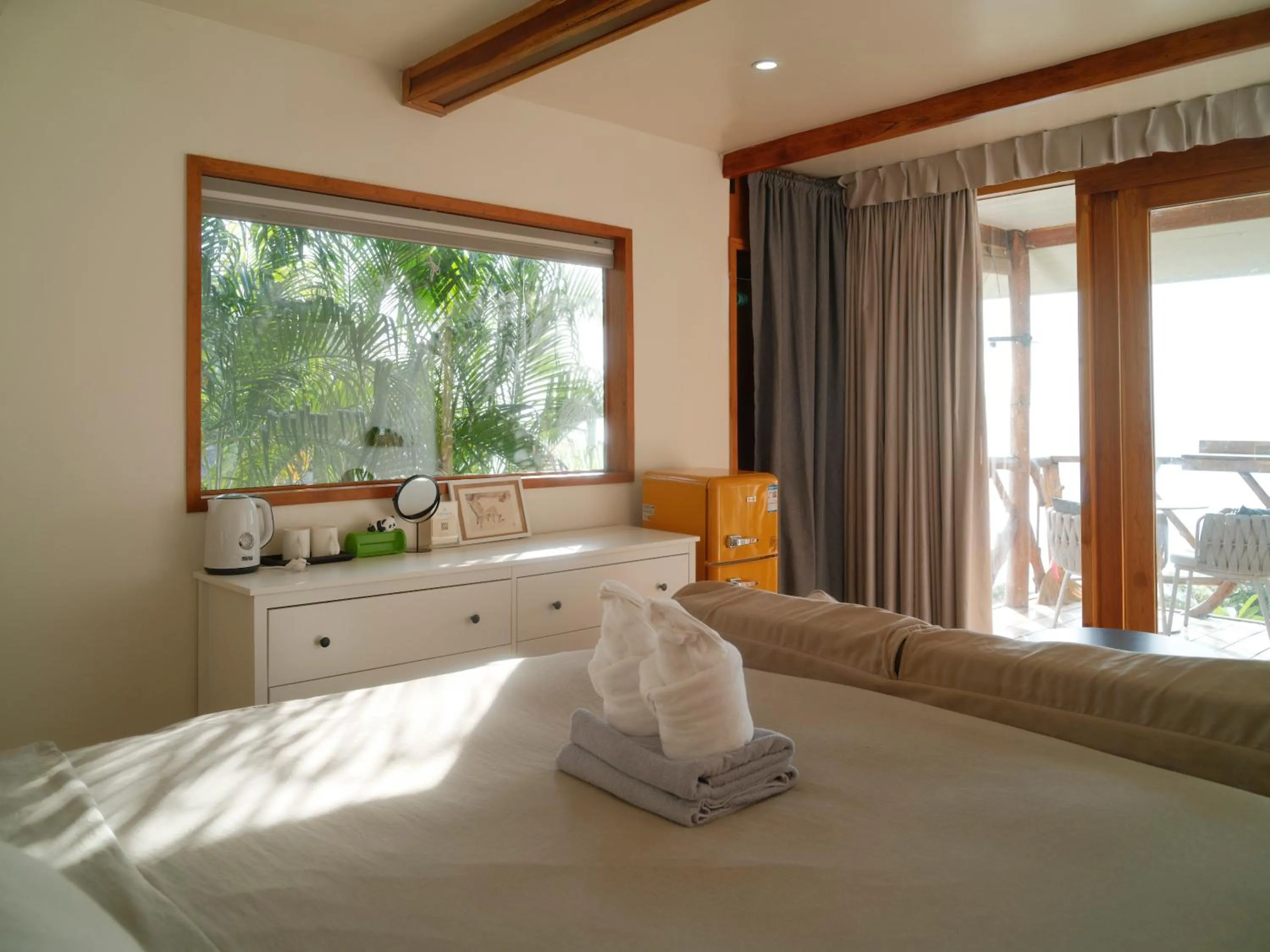 Bed in Tantawan sea view residence 山海居