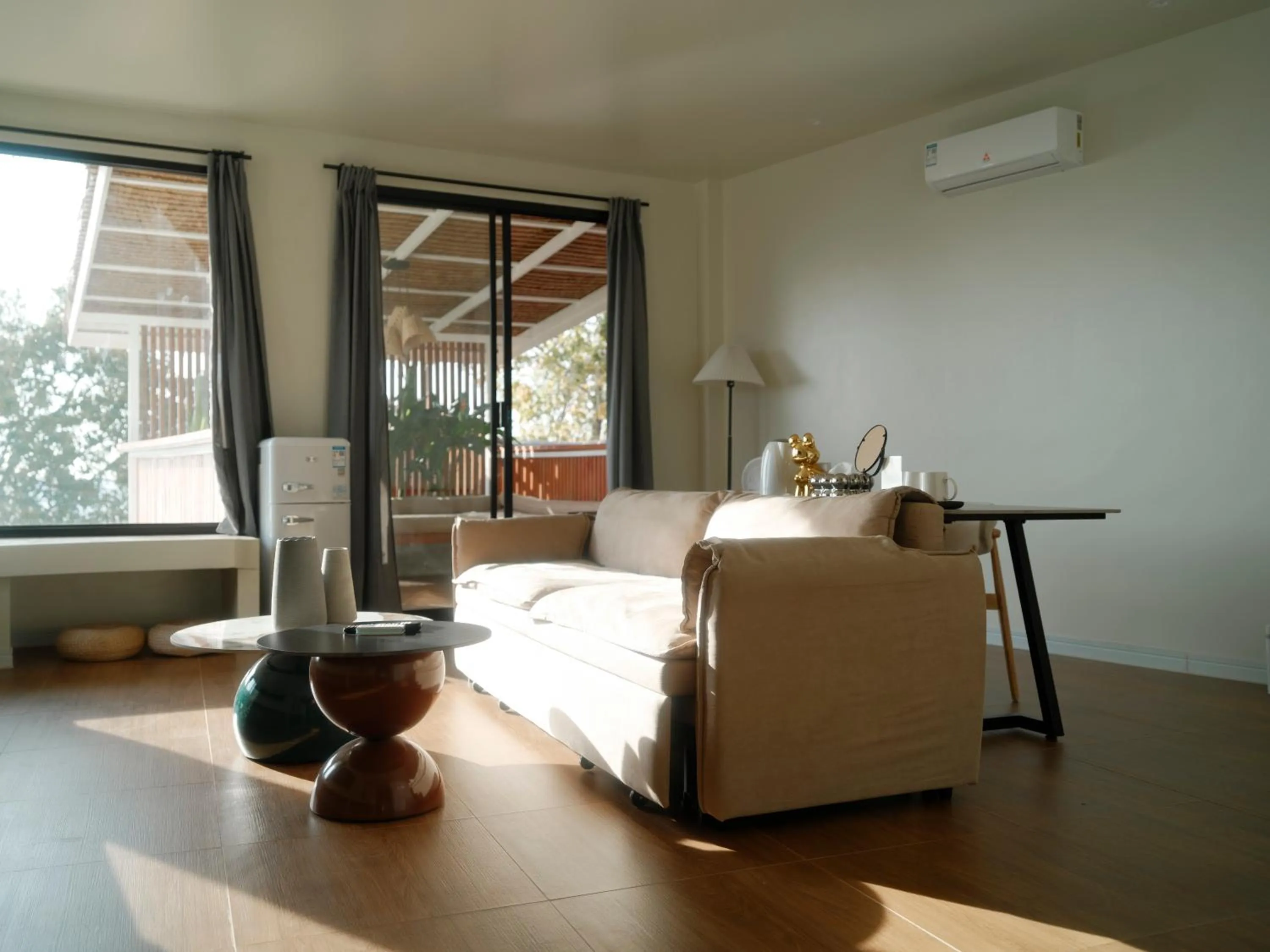 Living room in Tantawan sea view residence 山海居