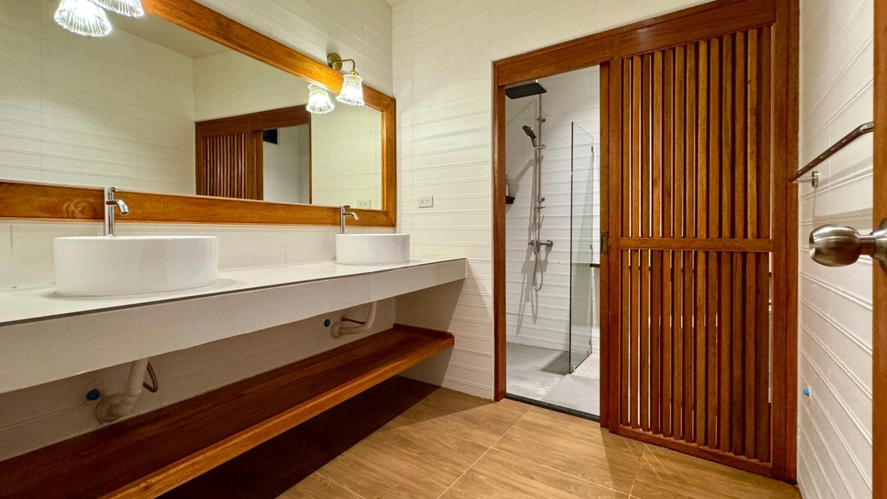 Shower in Tantawan sea view residence 山海居