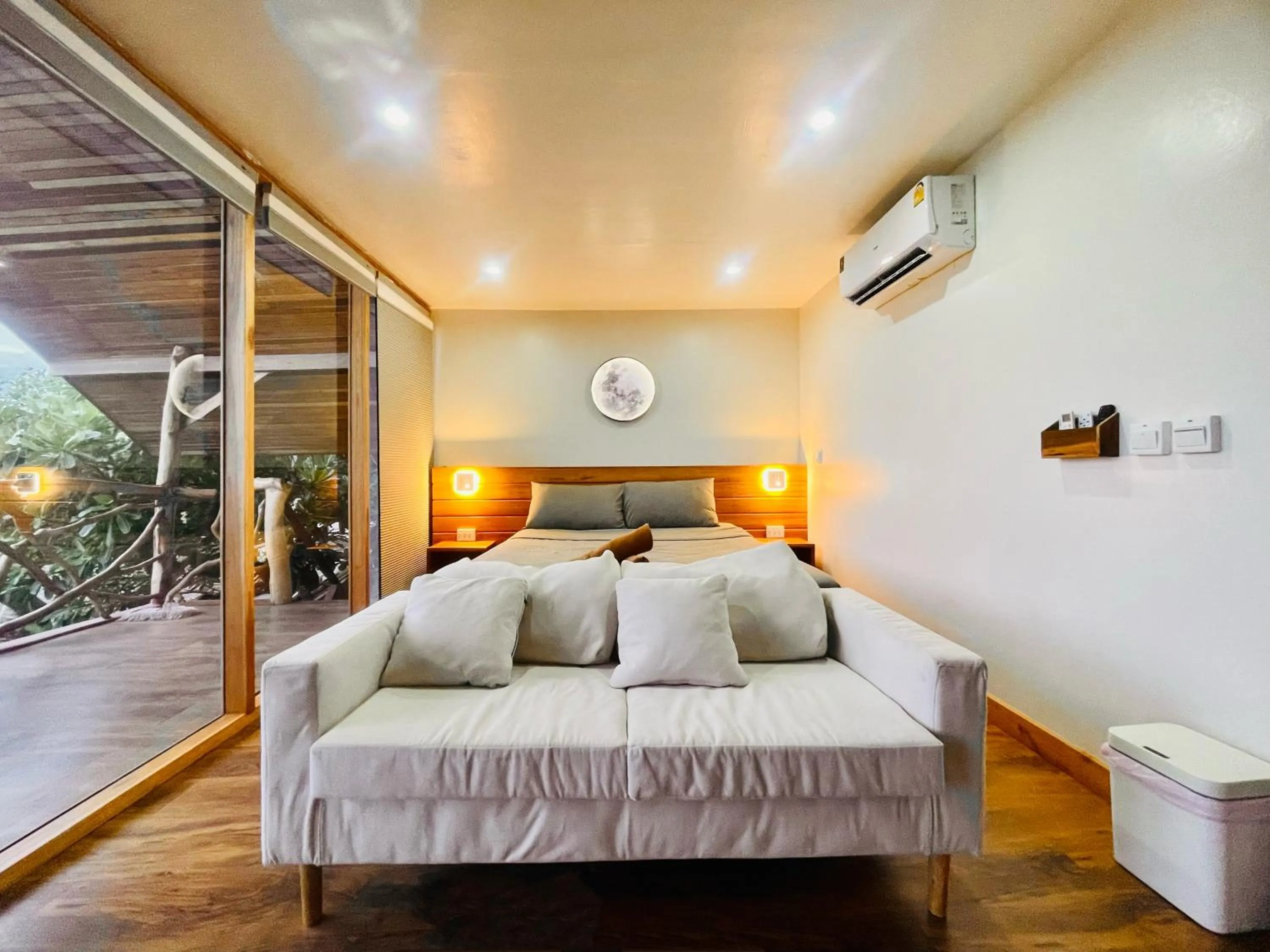 Bed in Tantawan sea view residence 山海居
