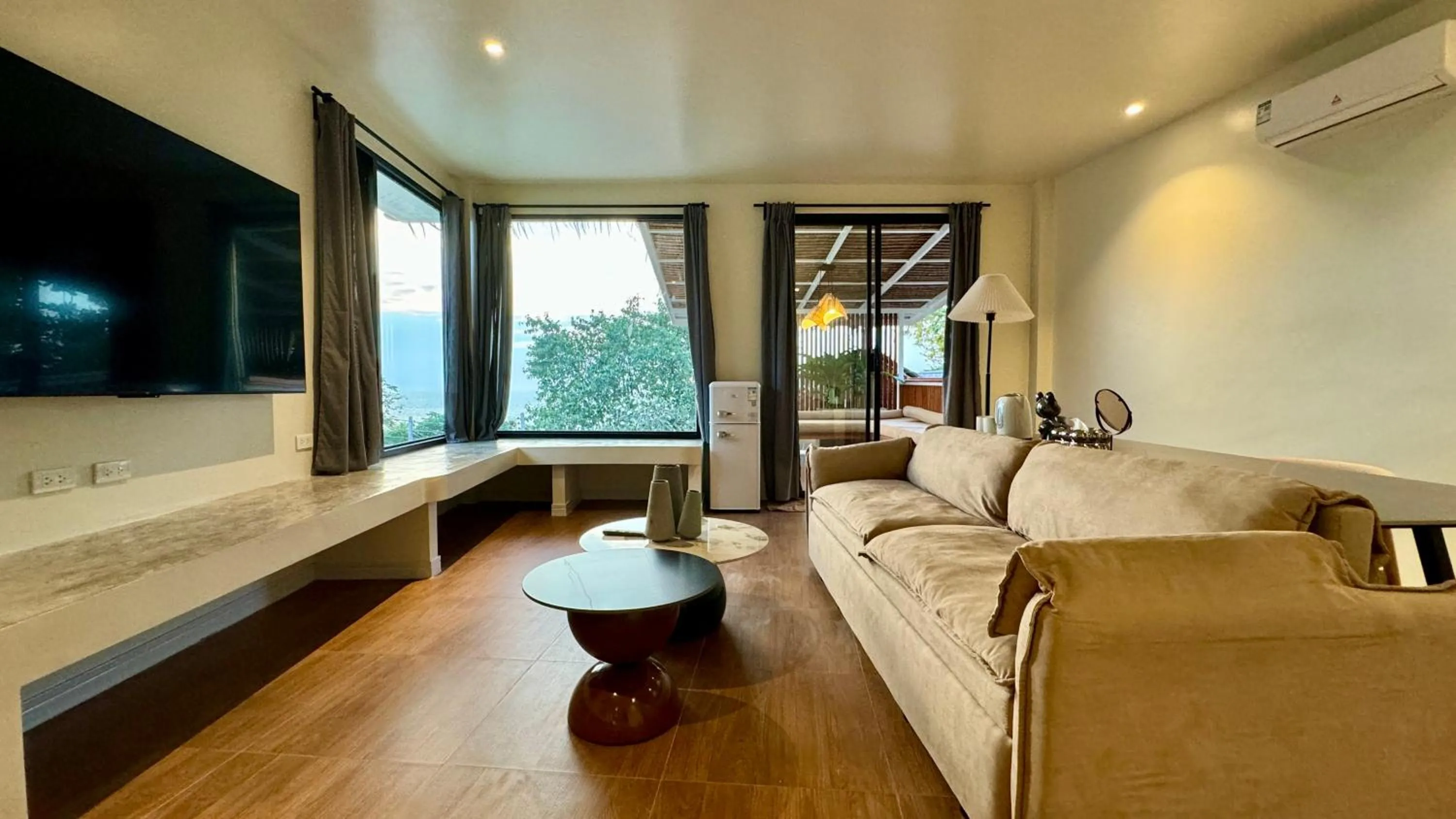 Communal lounge/ TV room in Tantawan sea view residence 山海居