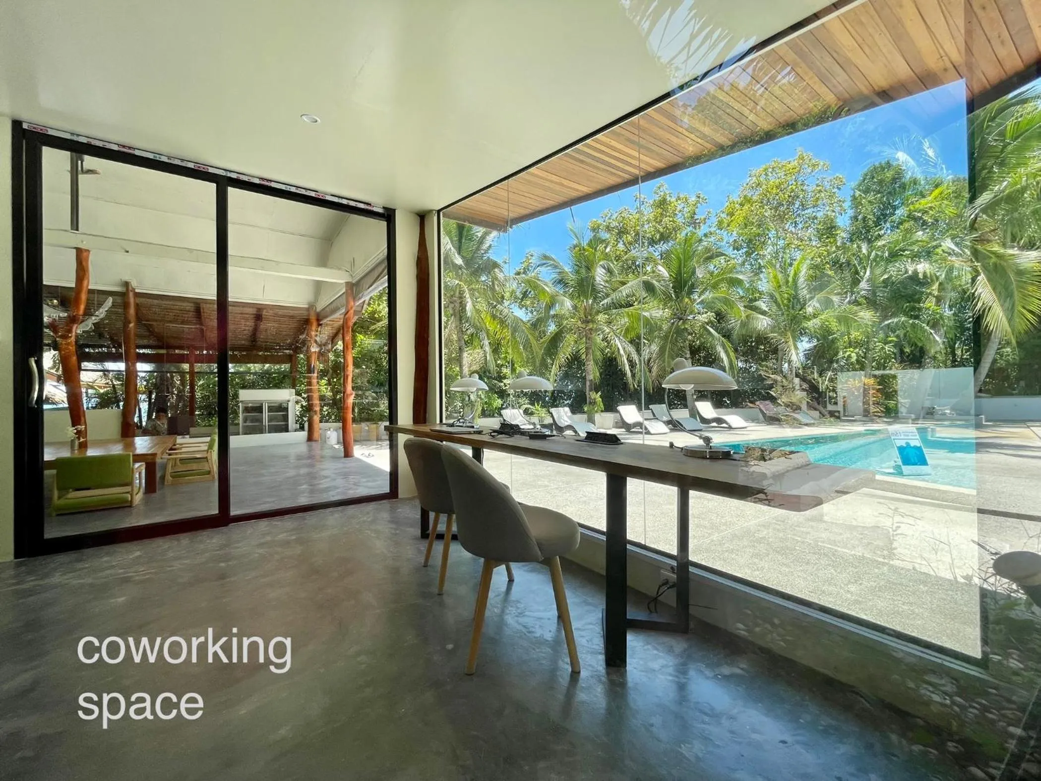 Patio in Tantawan sea view residence 山海居