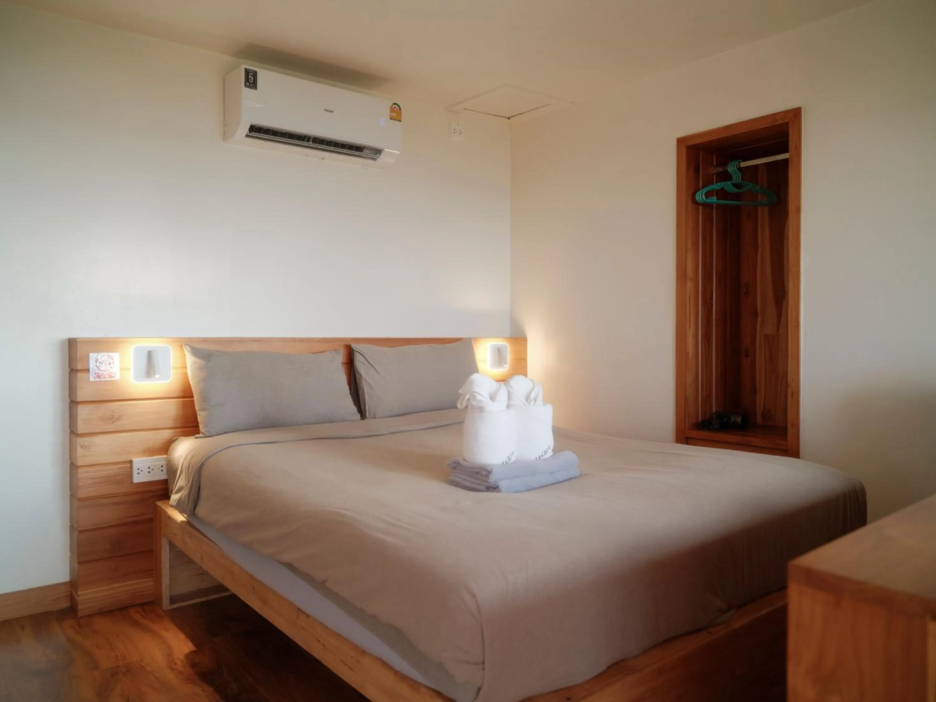 Bed in Tantawan sea view residence 山海居