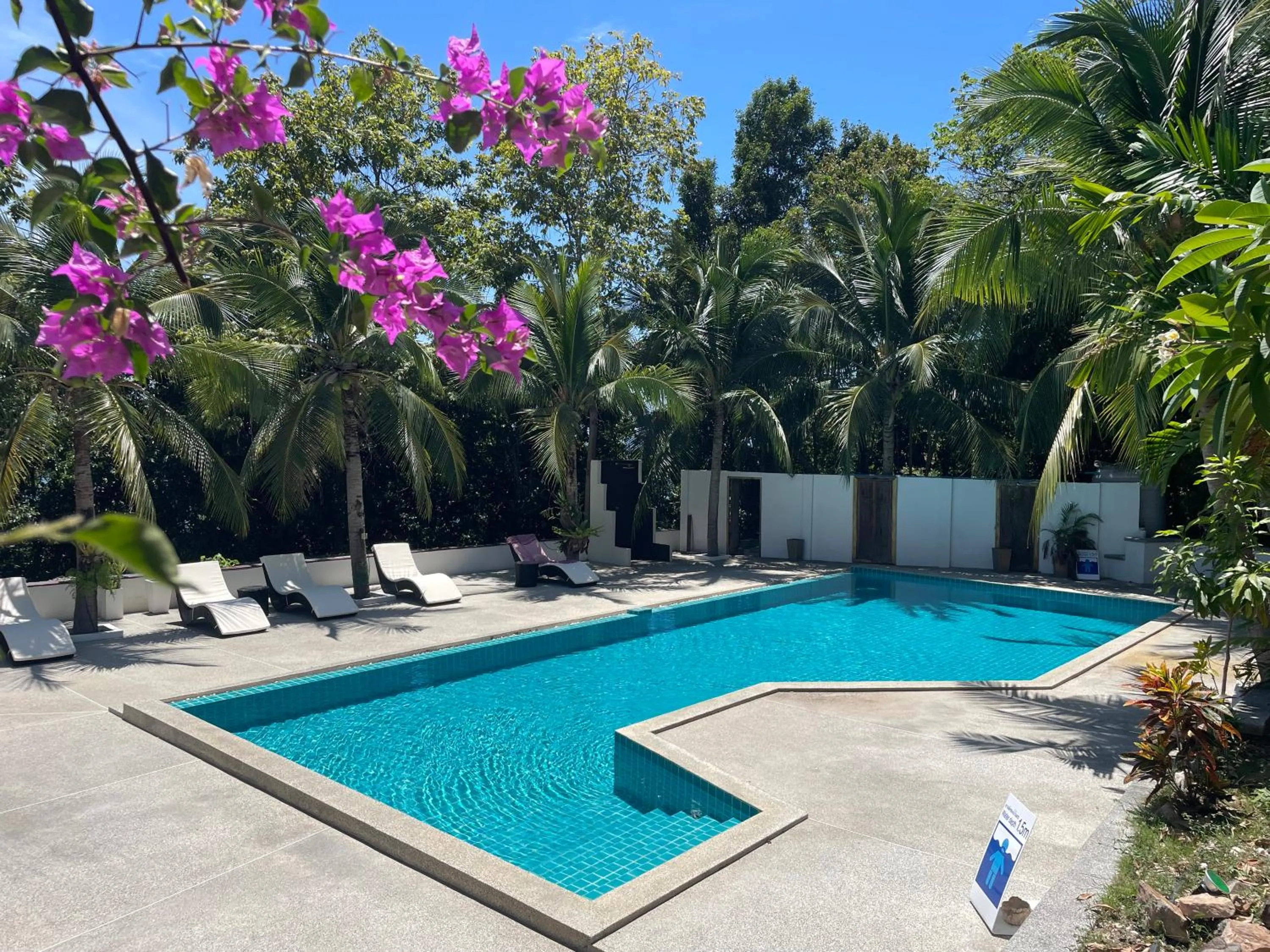 Communal lounge/ TV room in Tantawan sea view residence 山海居