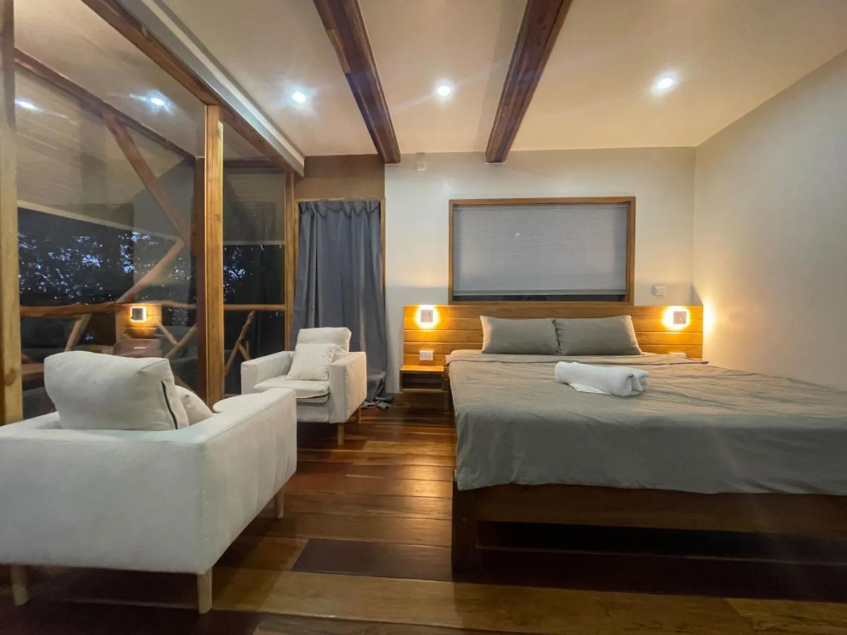 Bed in Tantawan sea view residence 山海居