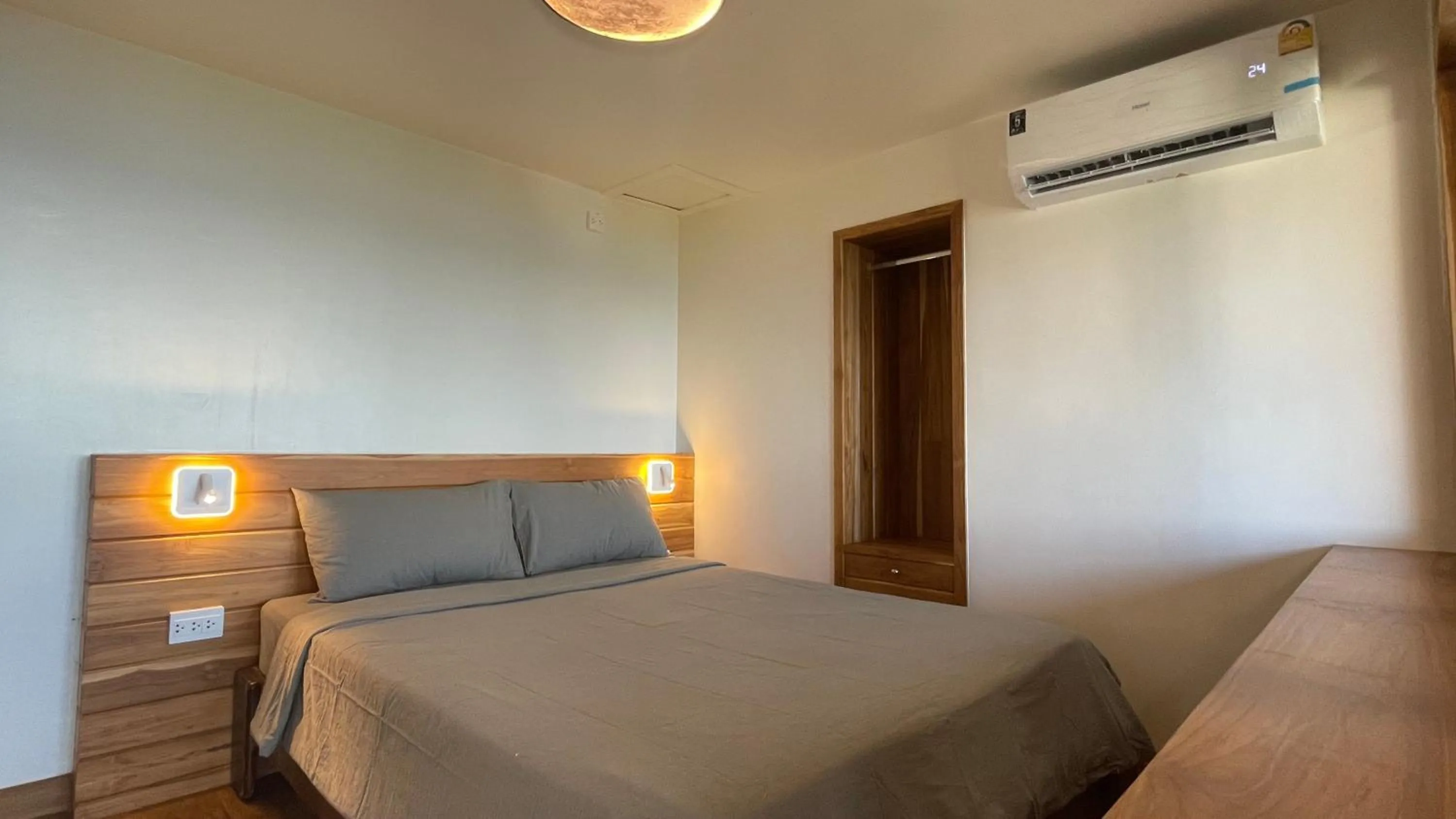 Bed in Tantawan sea view residence 山海居