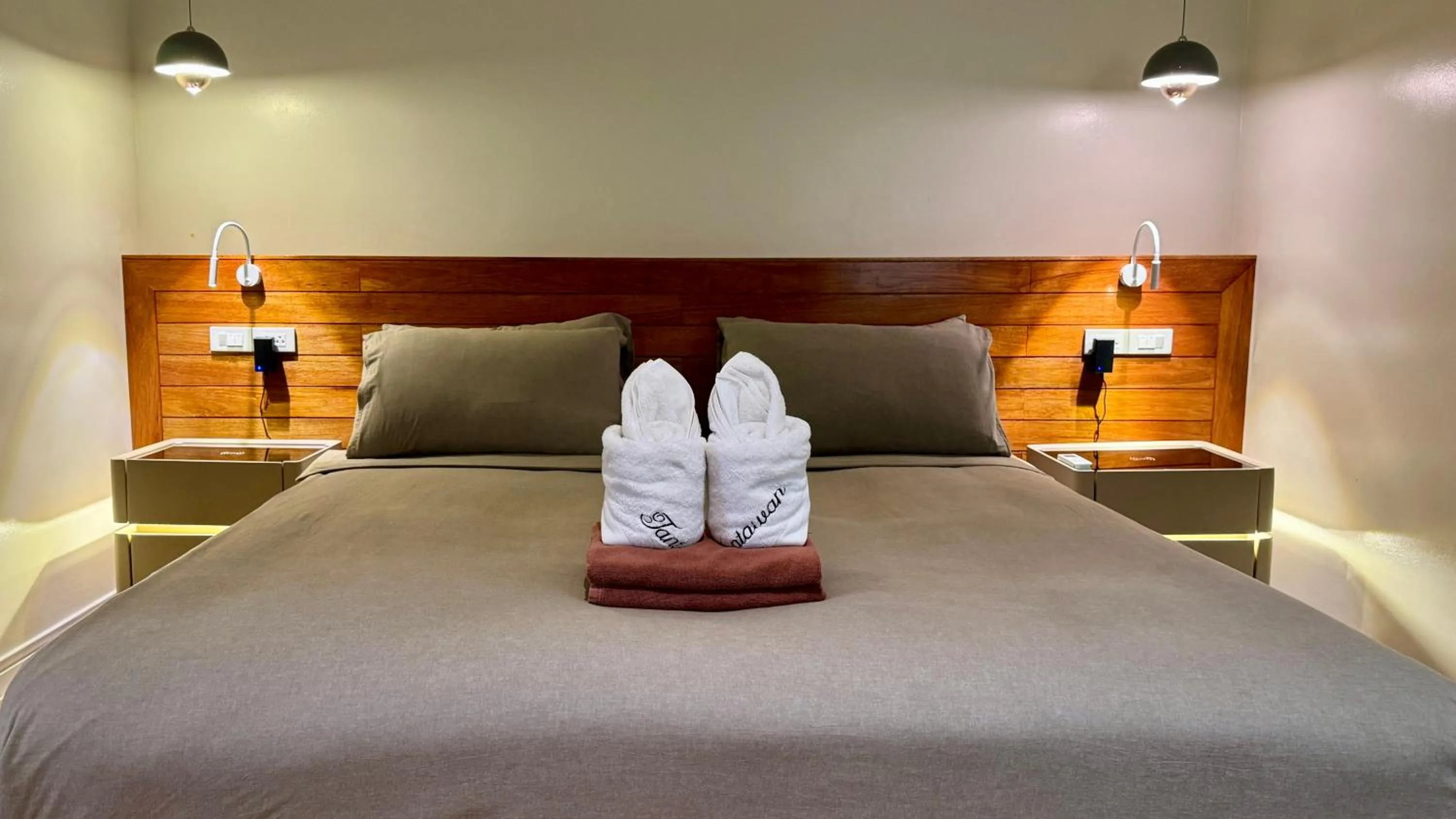 Bed in Tantawan sea view residence 山海居