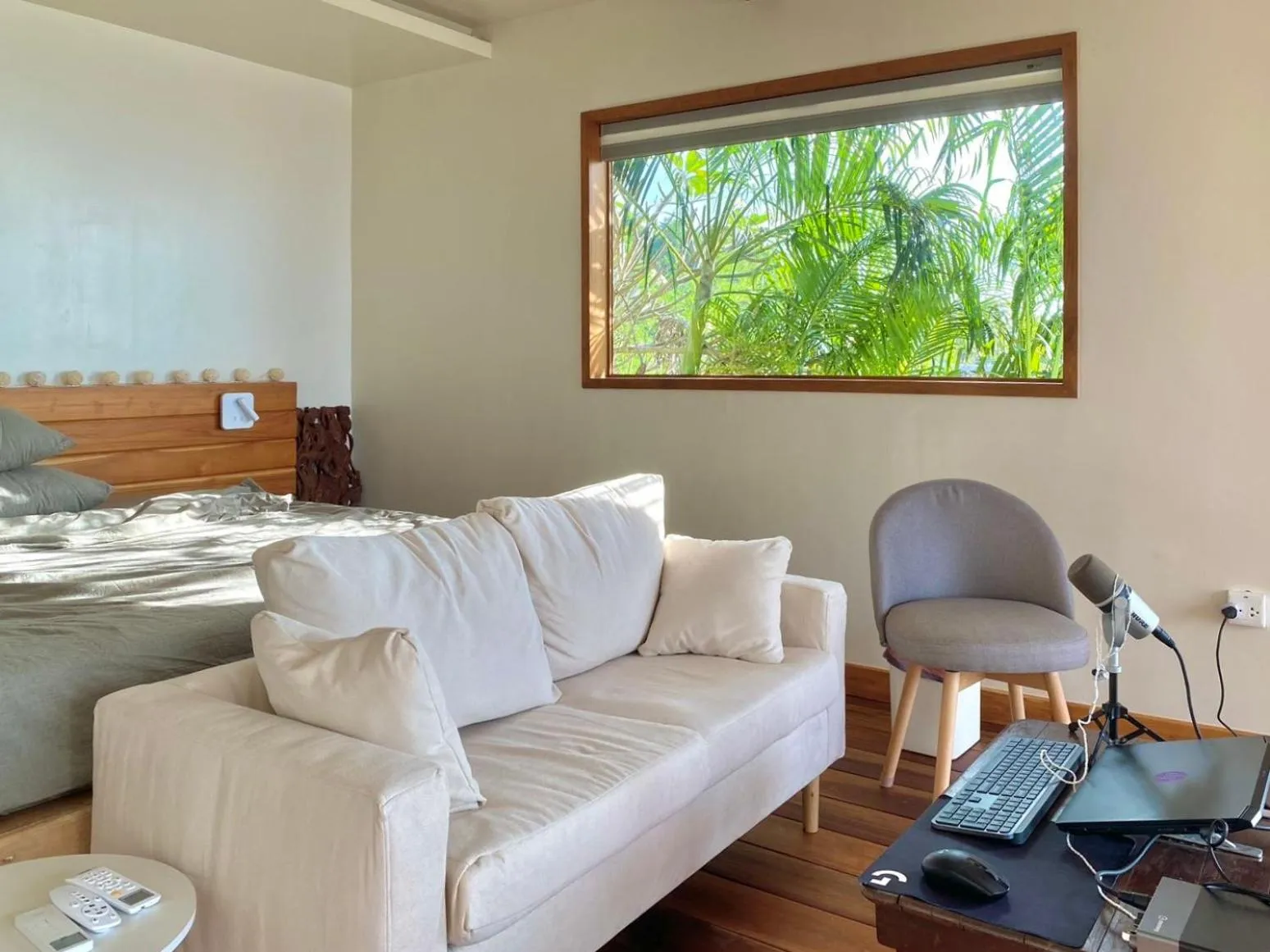 Living room in Tantawan sea view residence 山海居