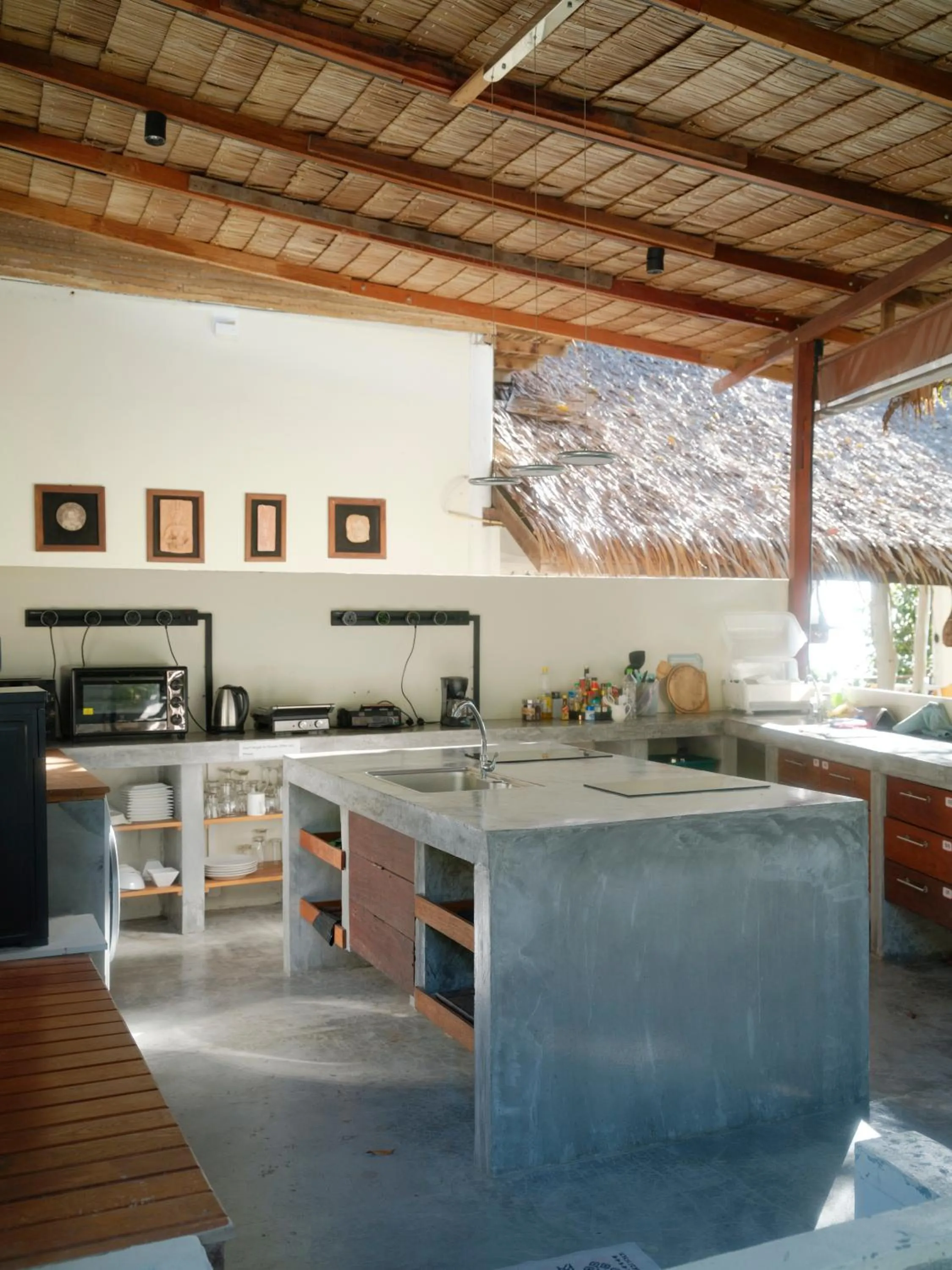 Kitchen or kitchenette in Tantawan sea view residence 山海居