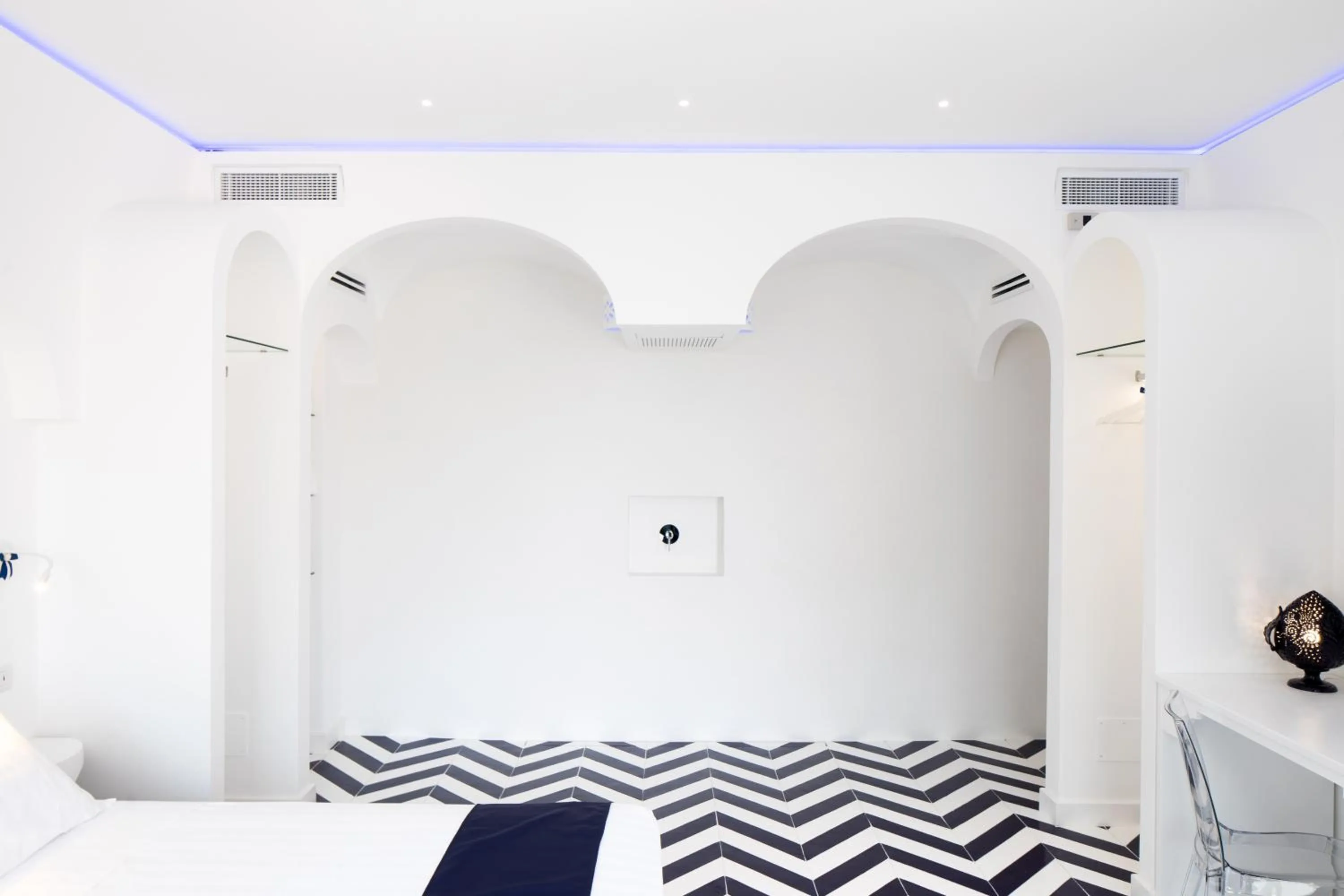 Shower, Bed in Positamy