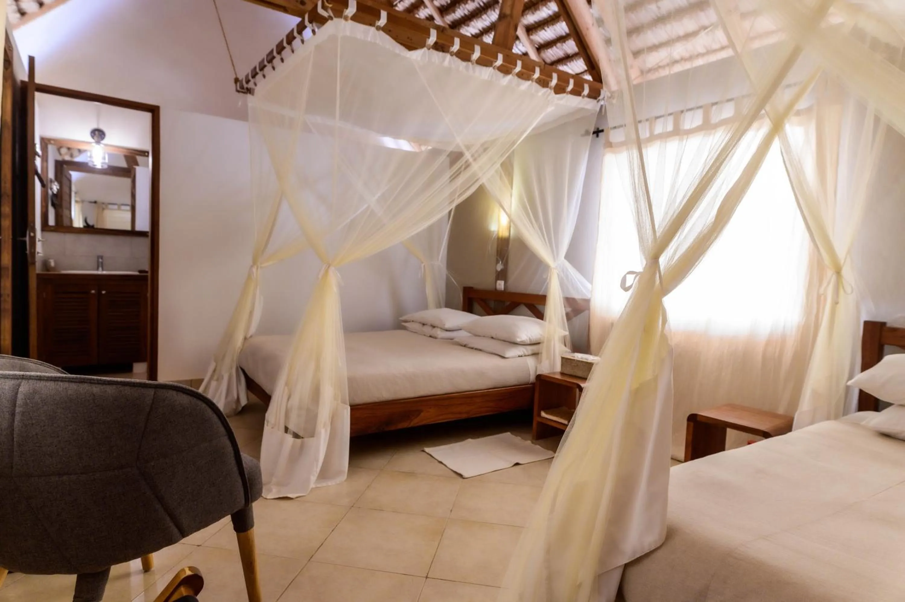 Photo of the whole room, Bed in Auberge de la Table