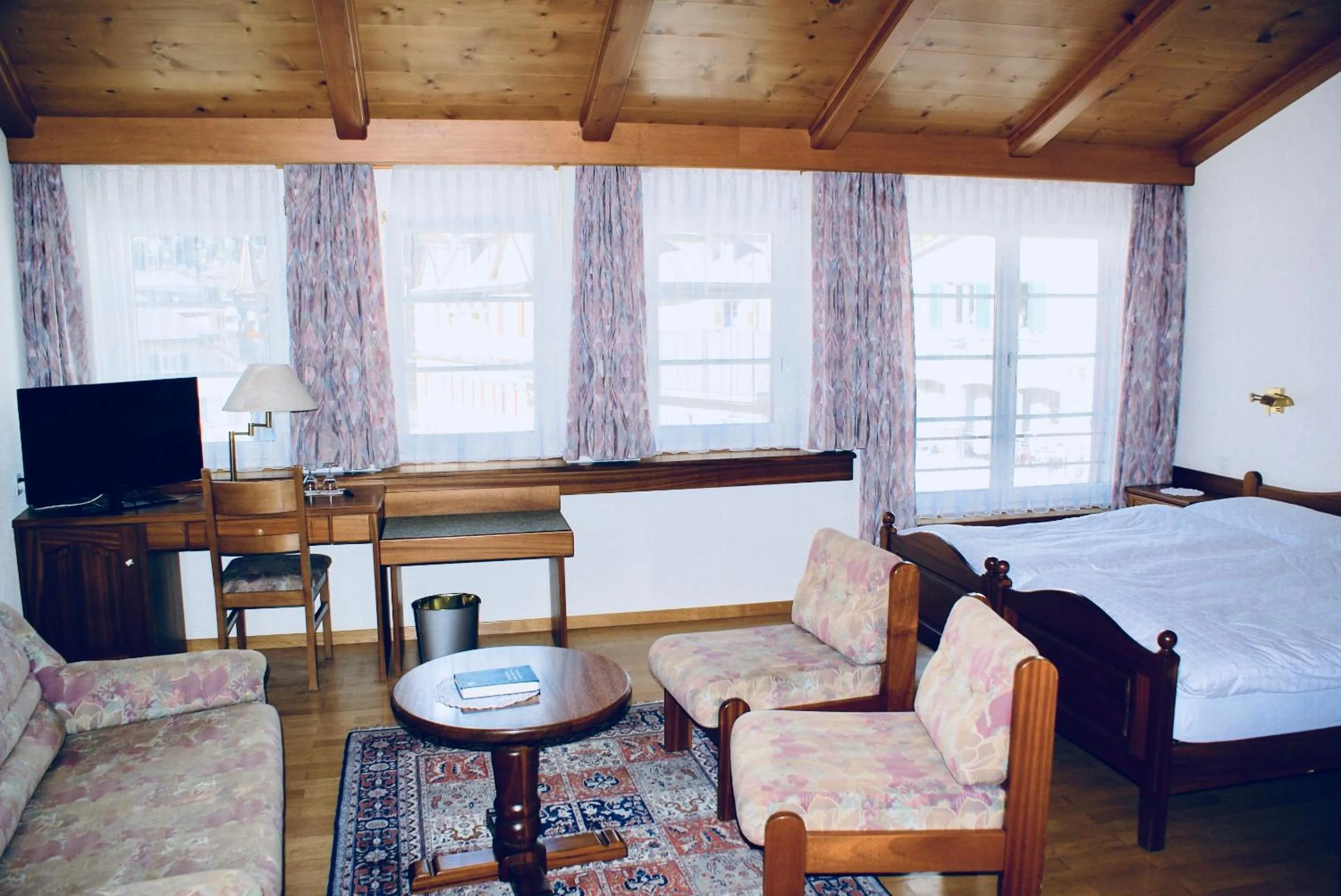 Decorative detail, Bed in Hotel du Pont