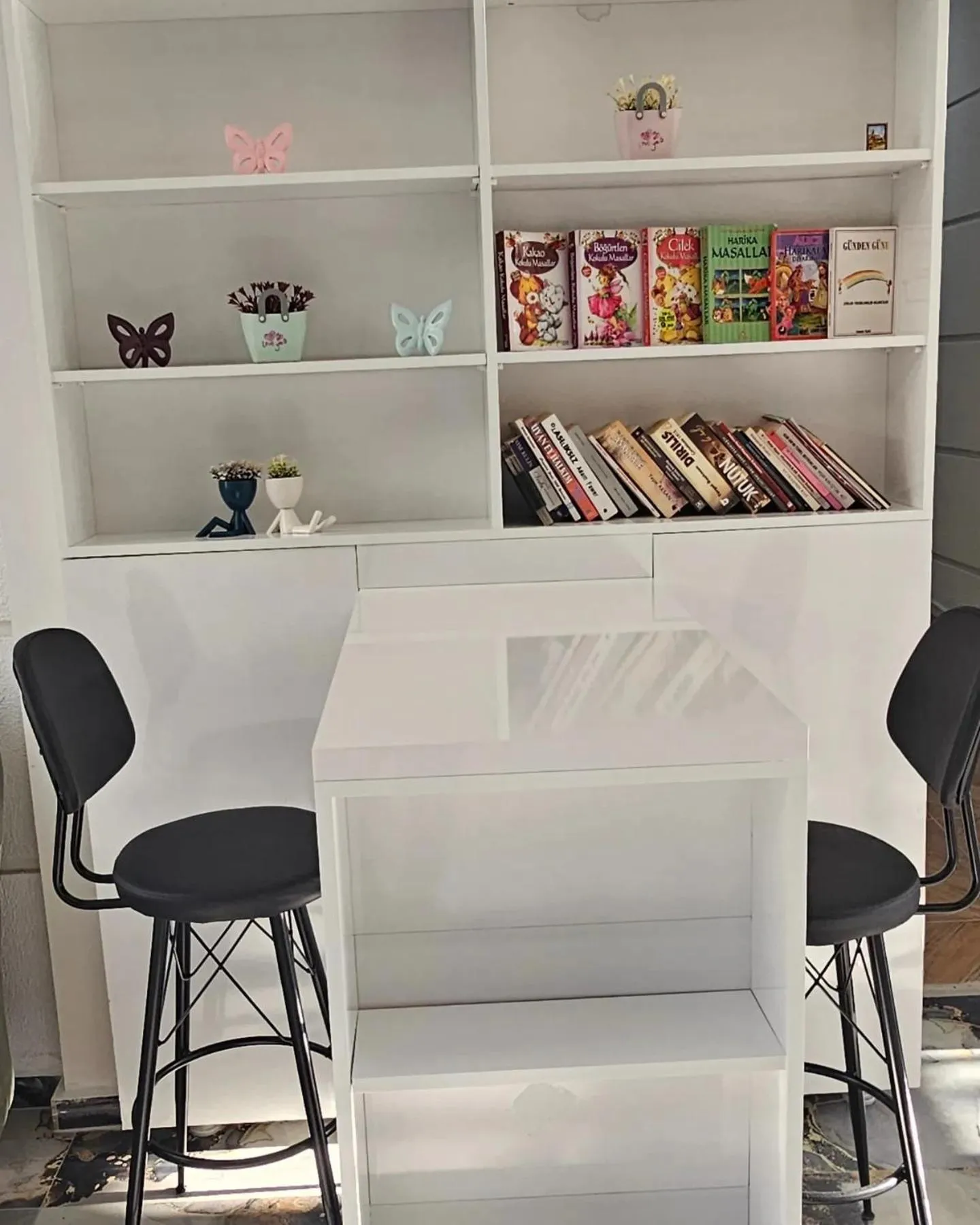 Library in World Cities Residence