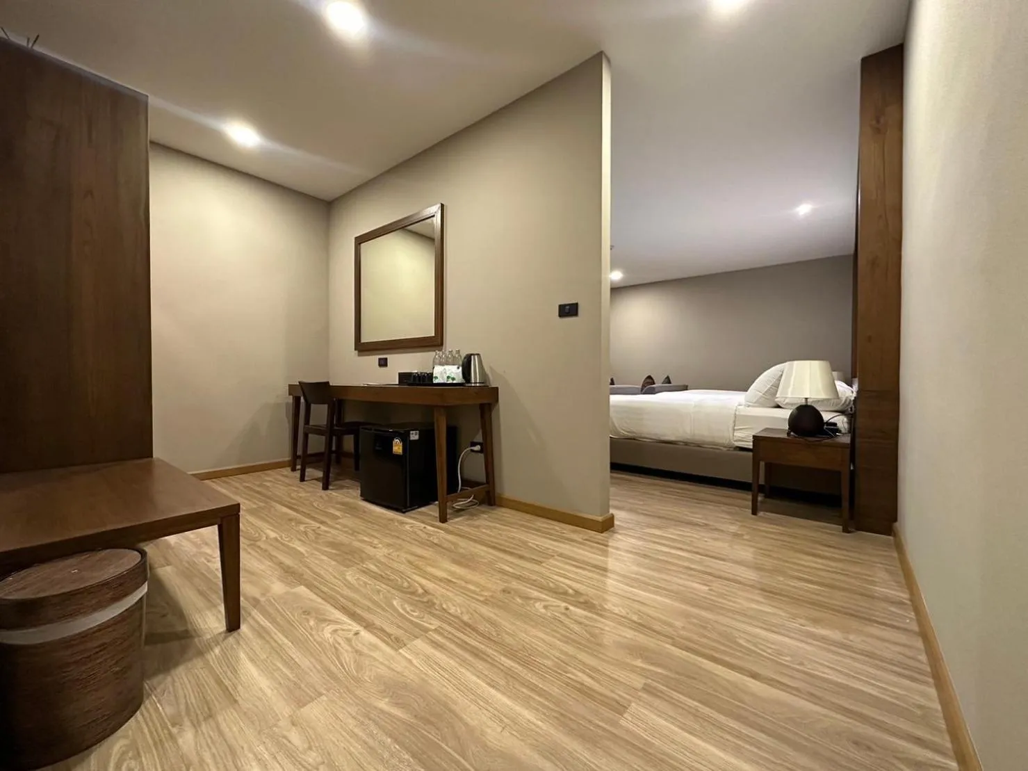 Seating area, Bed in River Tree Resort