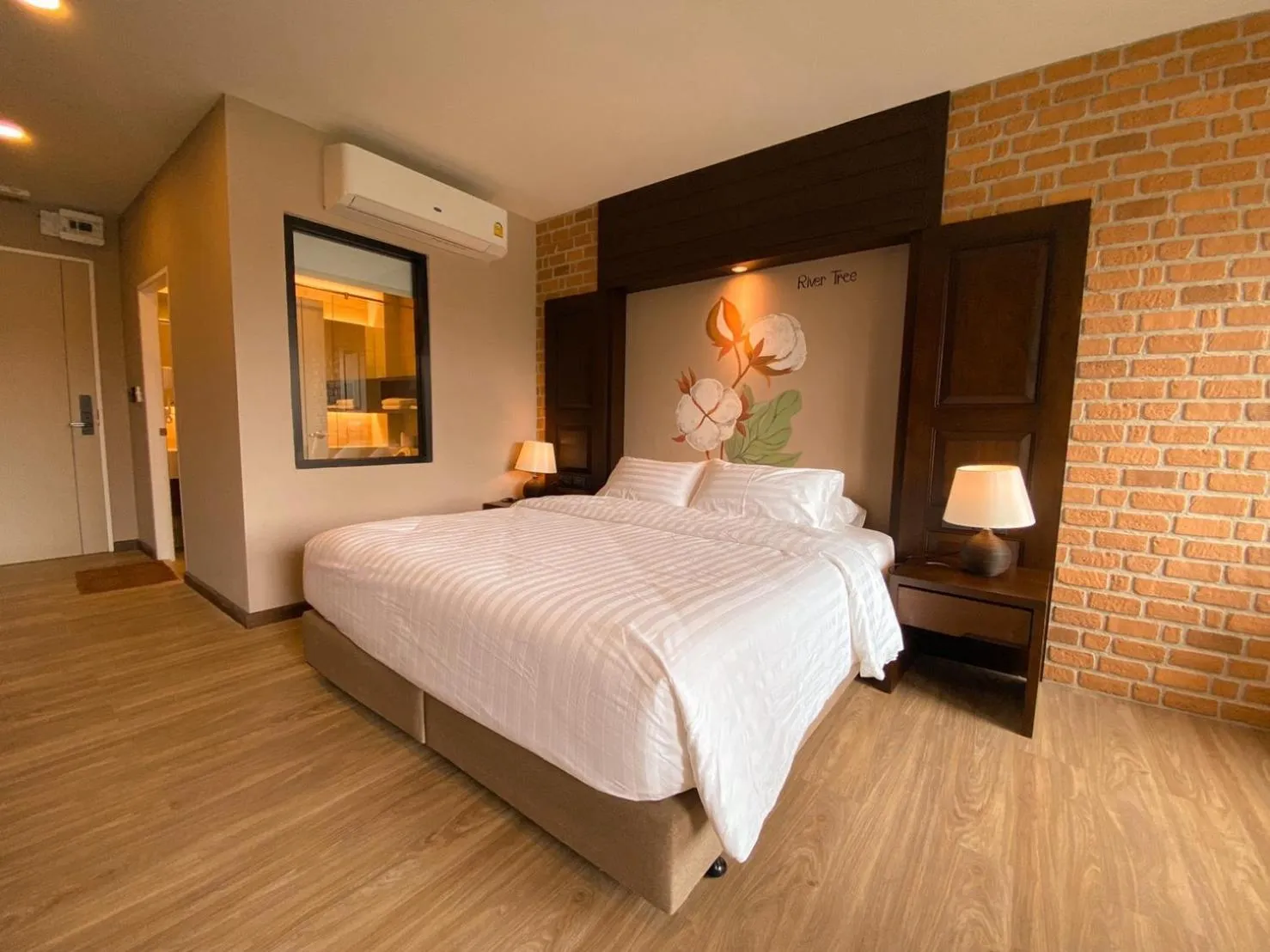 Bed in River Tree Resort