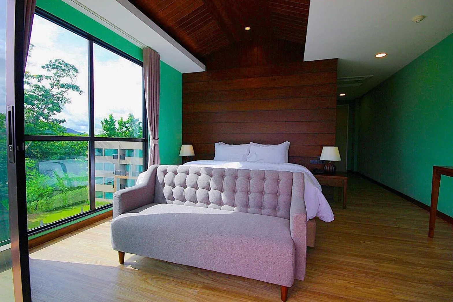 Bed in River Tree Resort