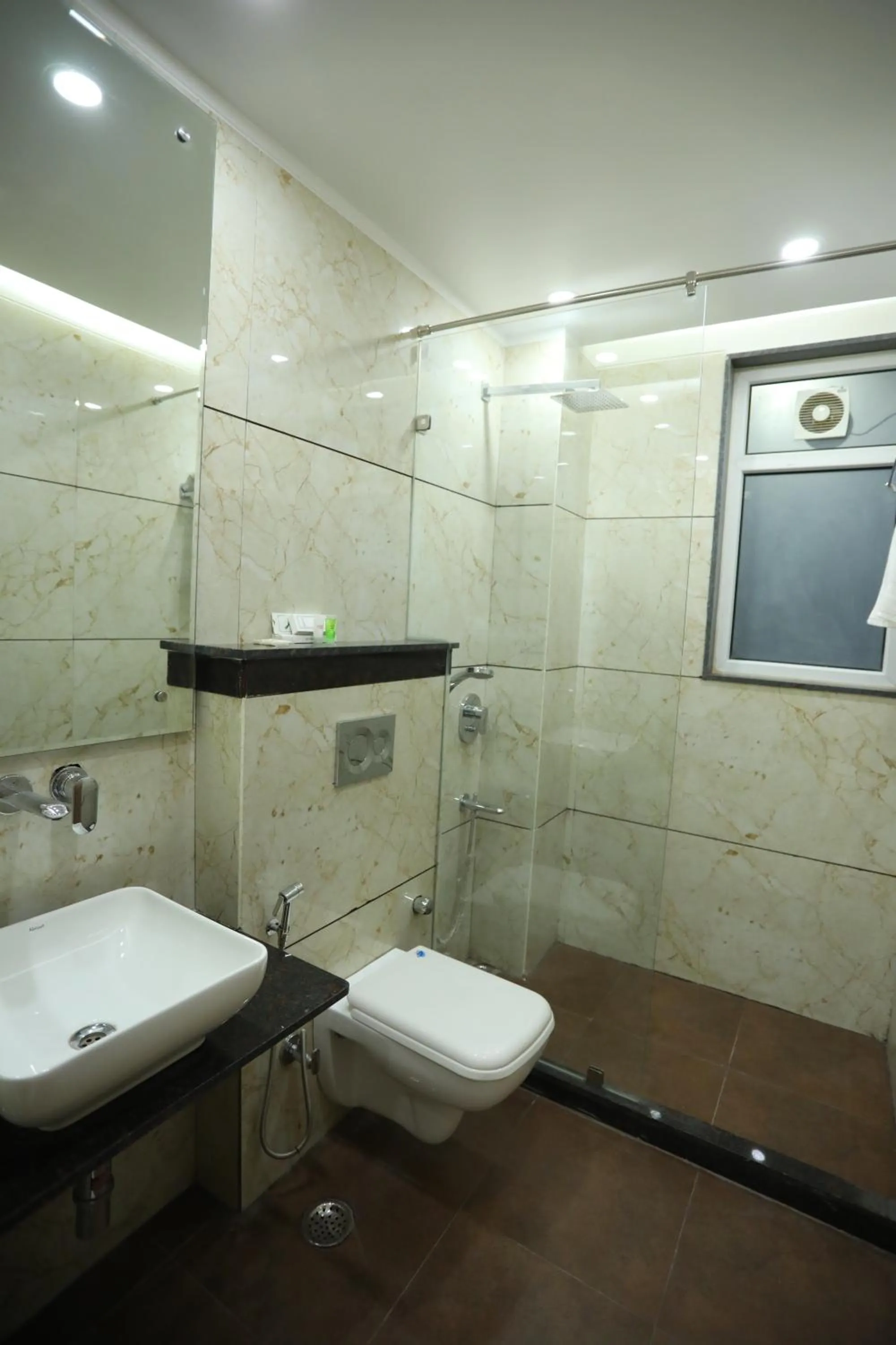 Hotel Keshav Residency - Medicity Gurugram, near Medanta Hospital, Pure Vegetarian