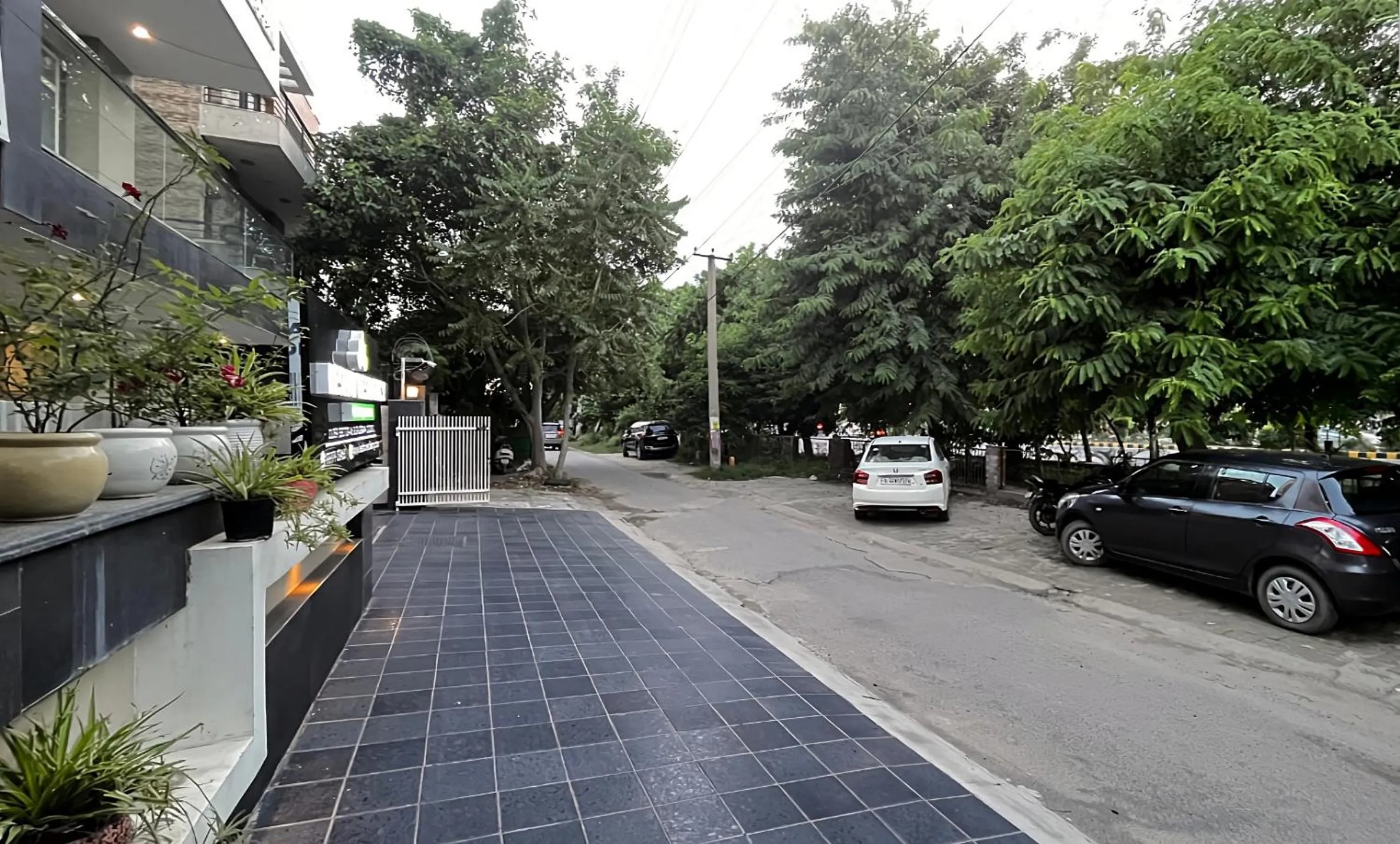 Property building in Hotel Keshav Residency - Medicity Gurugram, near Medanta Hospital, Pure Vegetarian