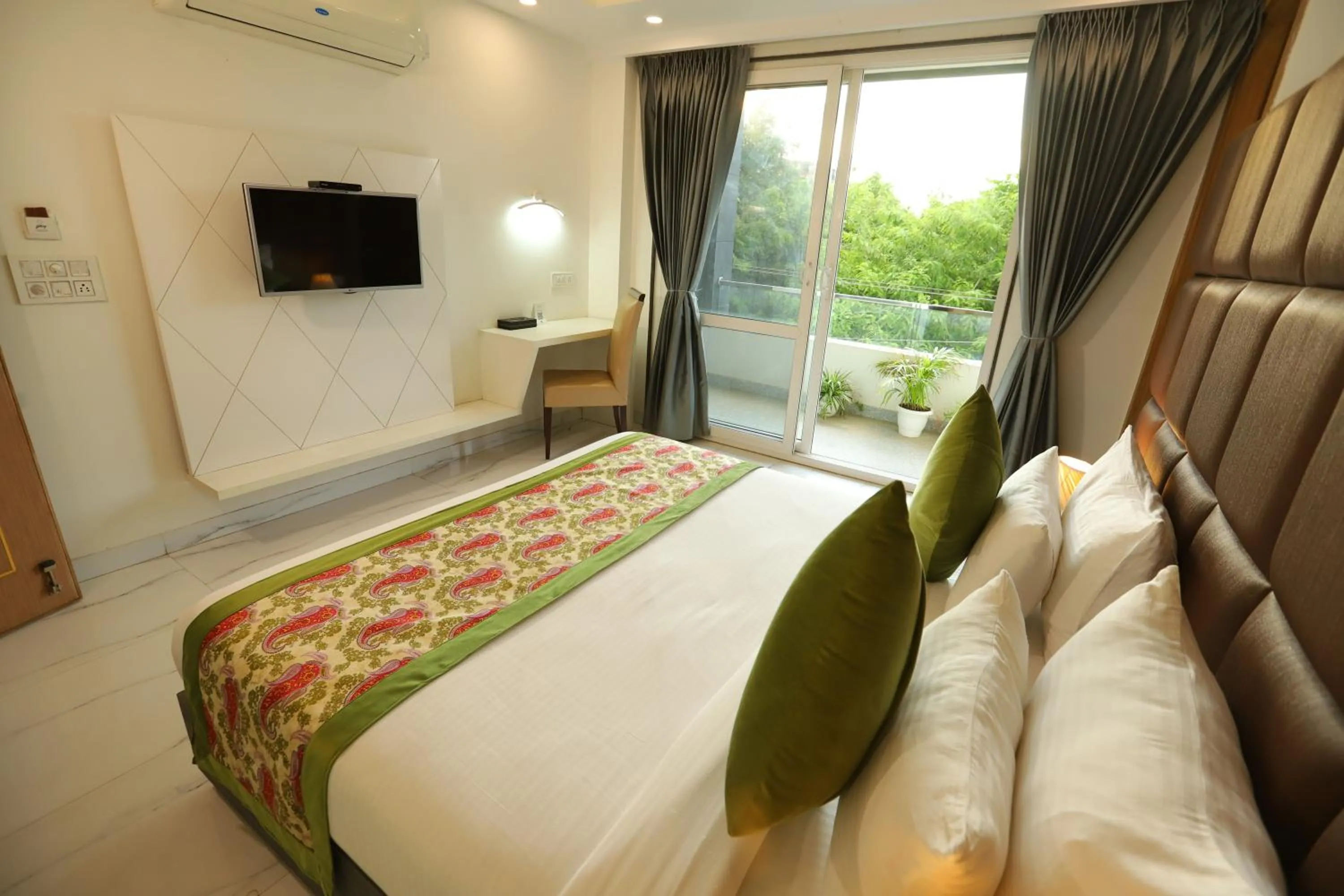 Bed in Hotel Keshav Residency - Medicity Gurugram, near Medanta Hospital, Pure Vegetarian