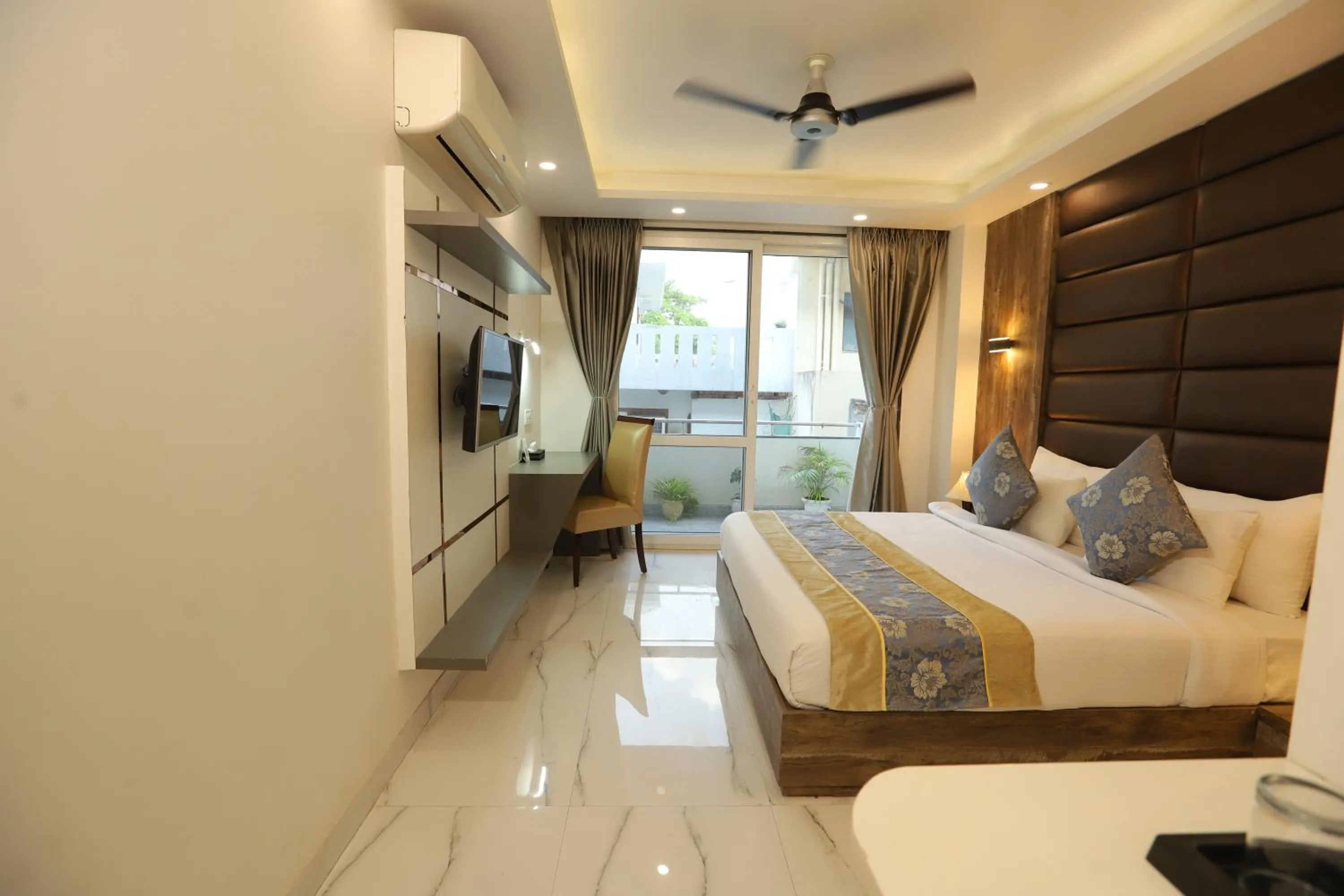 Bed in Hotel Keshav Residency - Medicity Gurugram, near Medanta Hospital, Pure Vegetarian