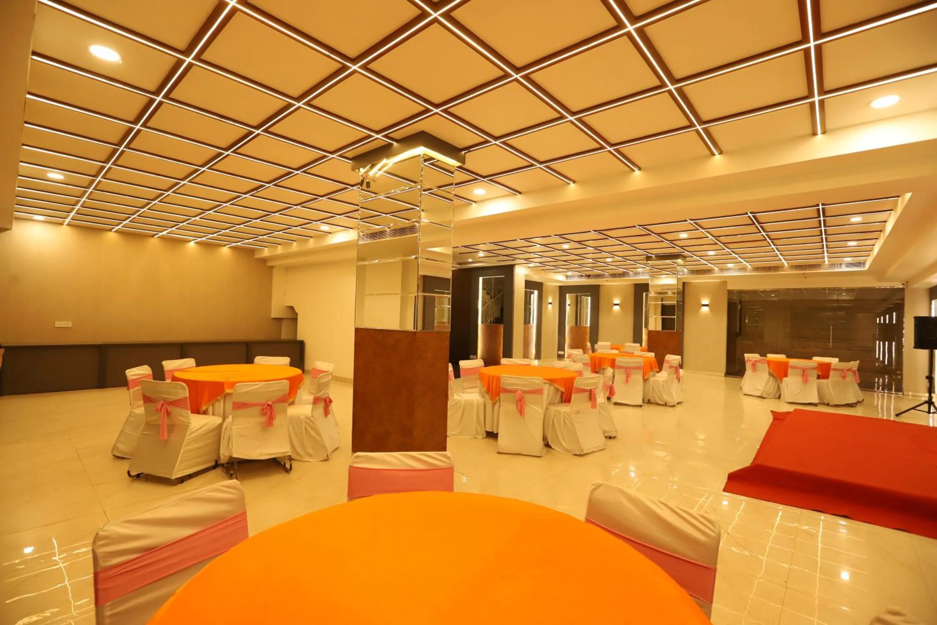 Restaurant/places to eat in Hotel Keshav Residency - Medicity Gurugram, near Medanta Hospital, Pure Vegetarian