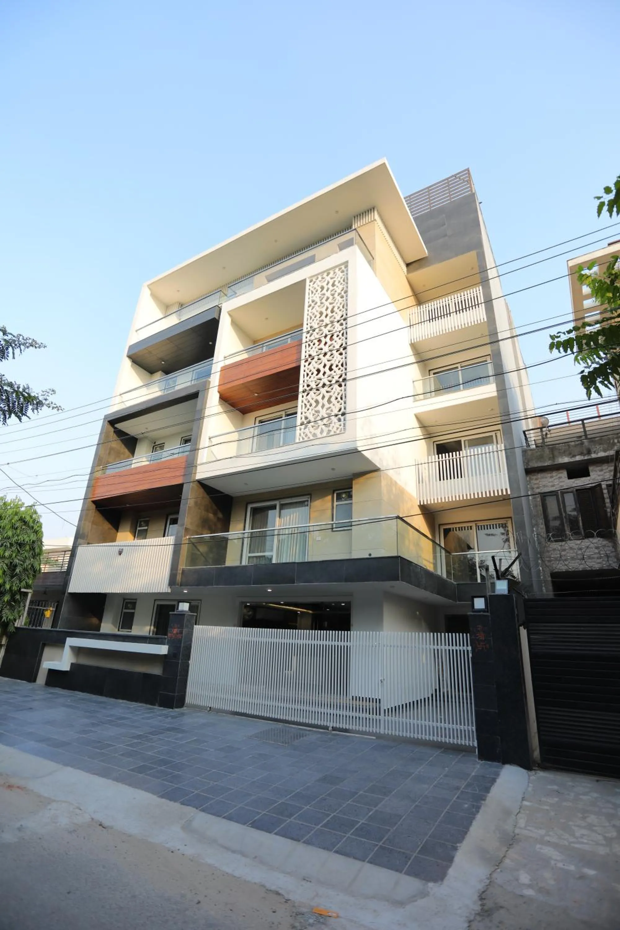Property building in Hotel Keshav Residency - Medicity Gurugram, near Medanta Hospital, Pure Vegetarian