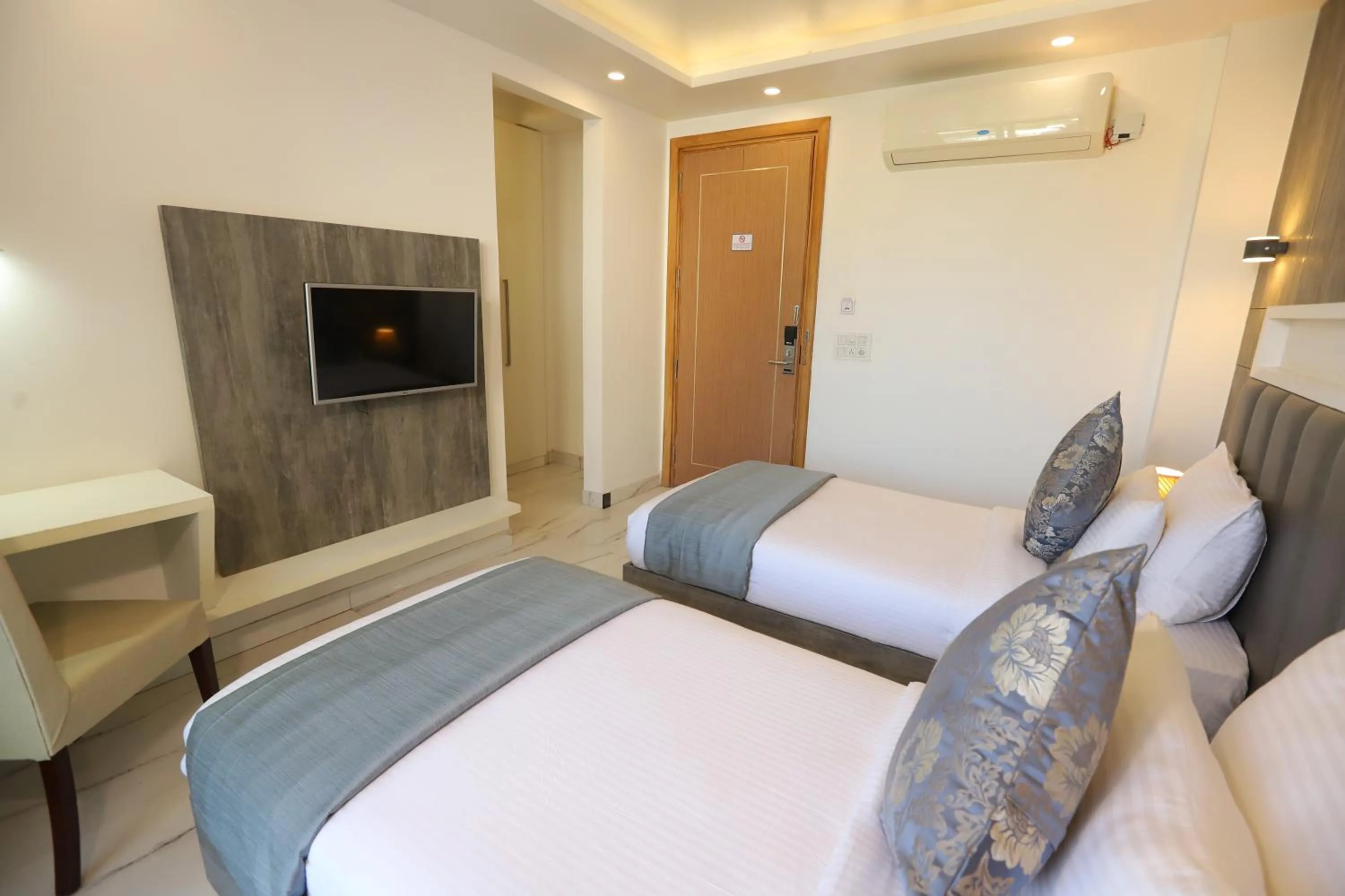 Bed in Hotel Keshav Residency - Medicity Gurugram, near Medanta Hospital, Pure Vegetarian