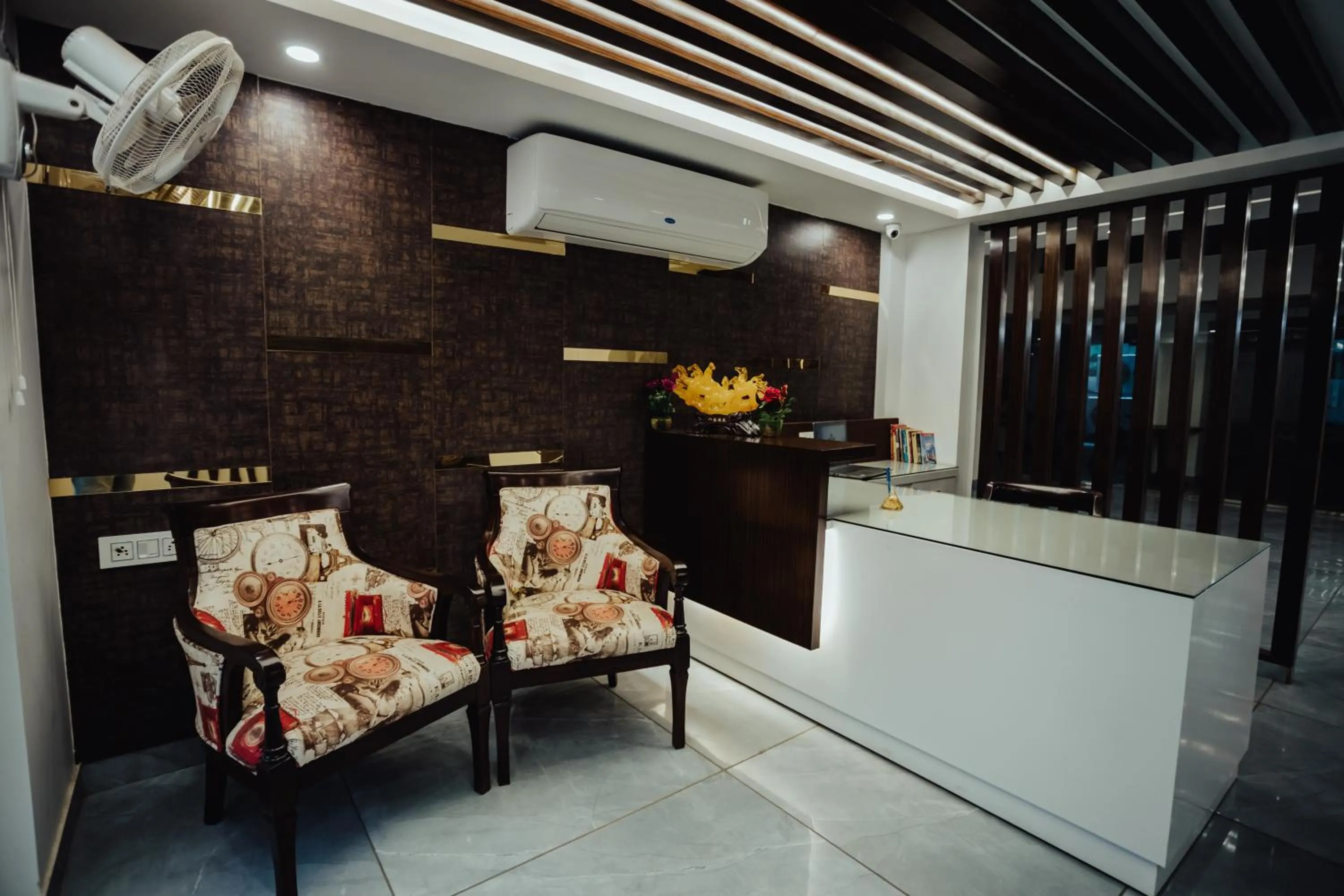 Lobby or reception in Hotel Keshav Residency - Medicity Gurugram, near Medanta Hospital, Pure Vegetarian