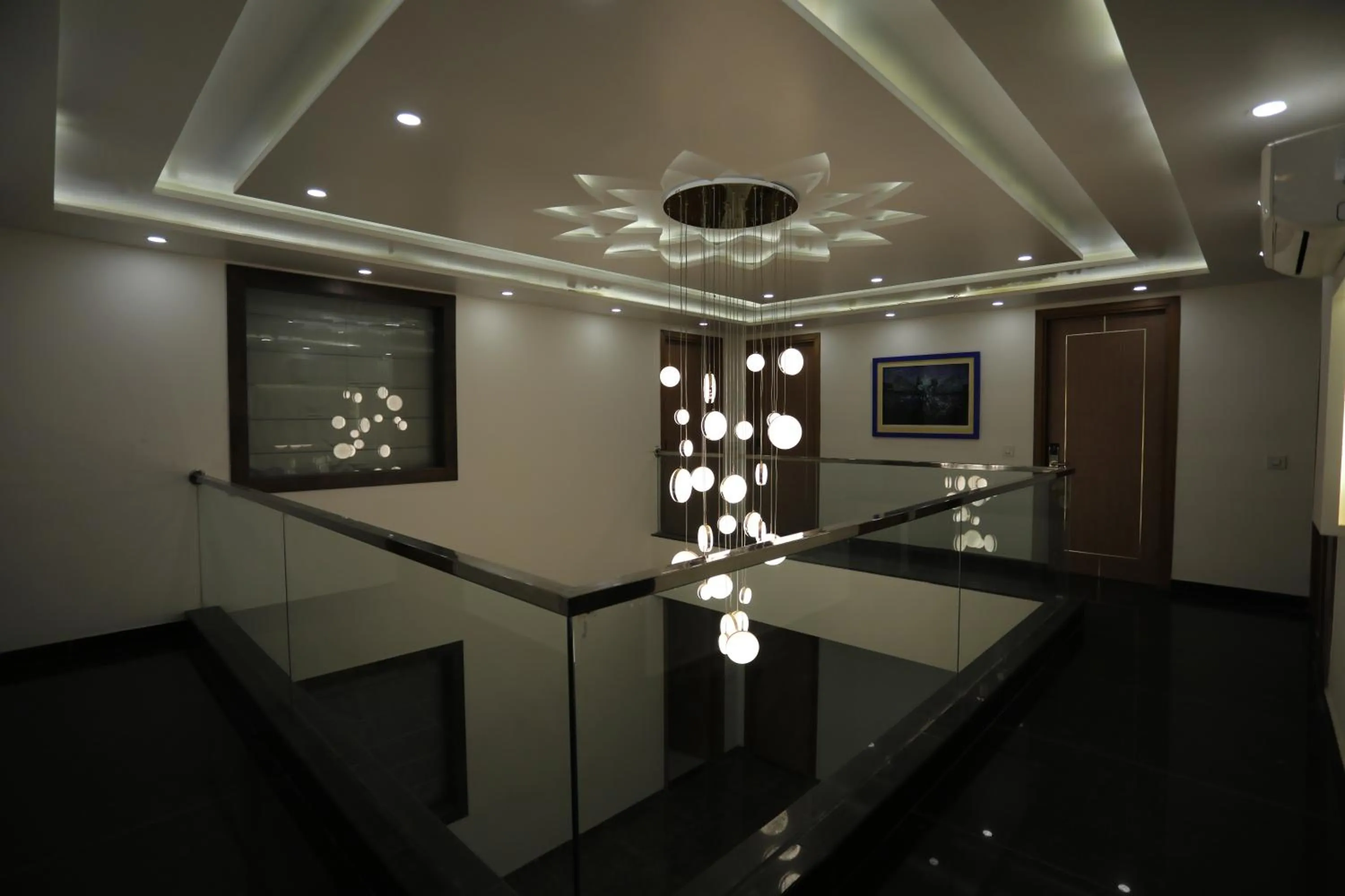 Hotel Keshav Residency - Medicity Gurugram, near Medanta Hospital, Pure Vegetarian