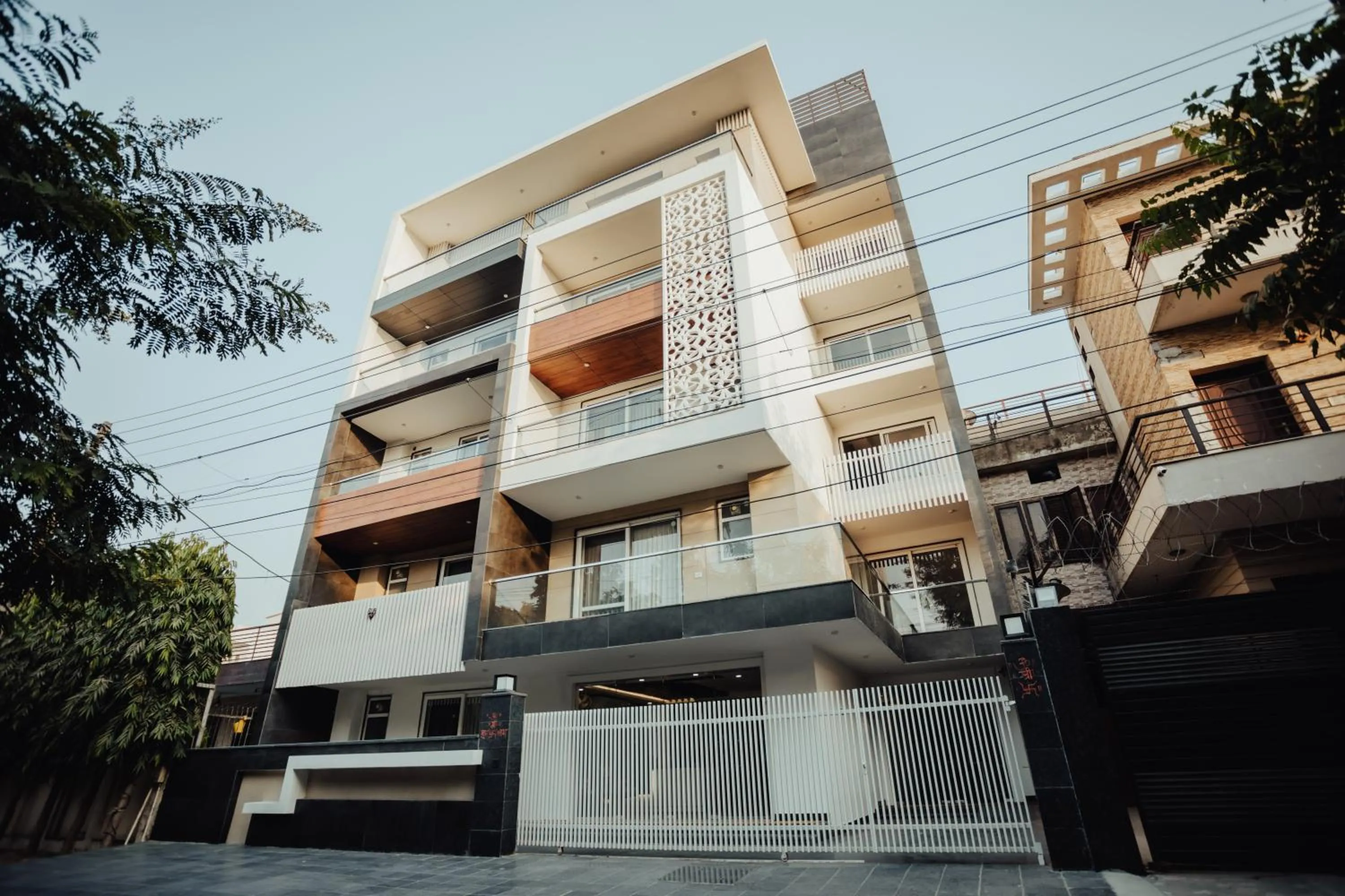 Hotel Keshav Residency - Medicity Gurugram, near Medanta Hospital, Pure Vegetarian