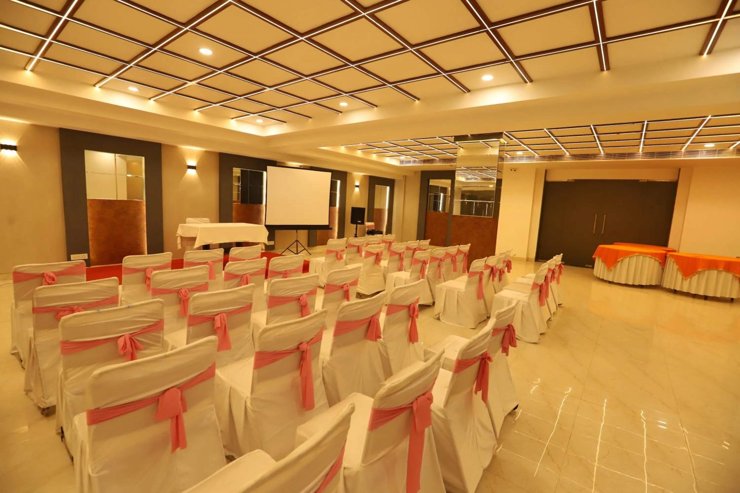 Banquet/Function facilities in Hotel Keshav Residency - Medicity Gurugram, near Medanta Hospital, Pure Vegetarian