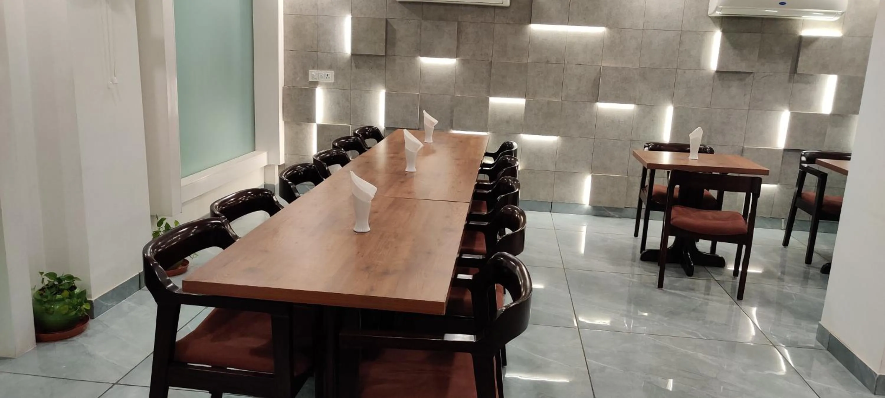 Restaurant/places to eat in Hotel Keshav Residency - Medicity Gurugram, near Medanta Hospital, Pure Vegetarian