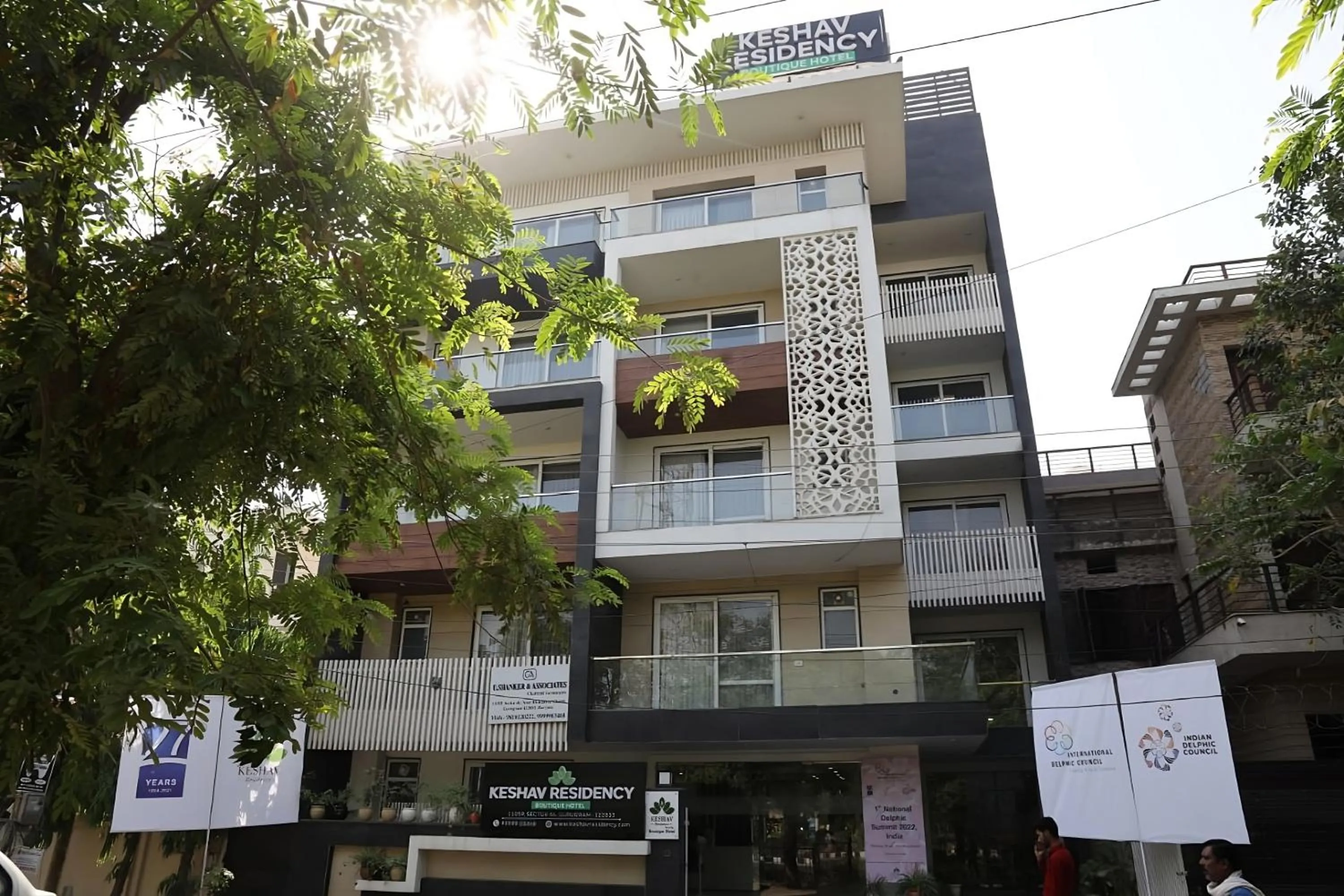 Hotel Keshav Residency - Medicity Gurugram, near Medanta Hospital, Pure Vegetarian