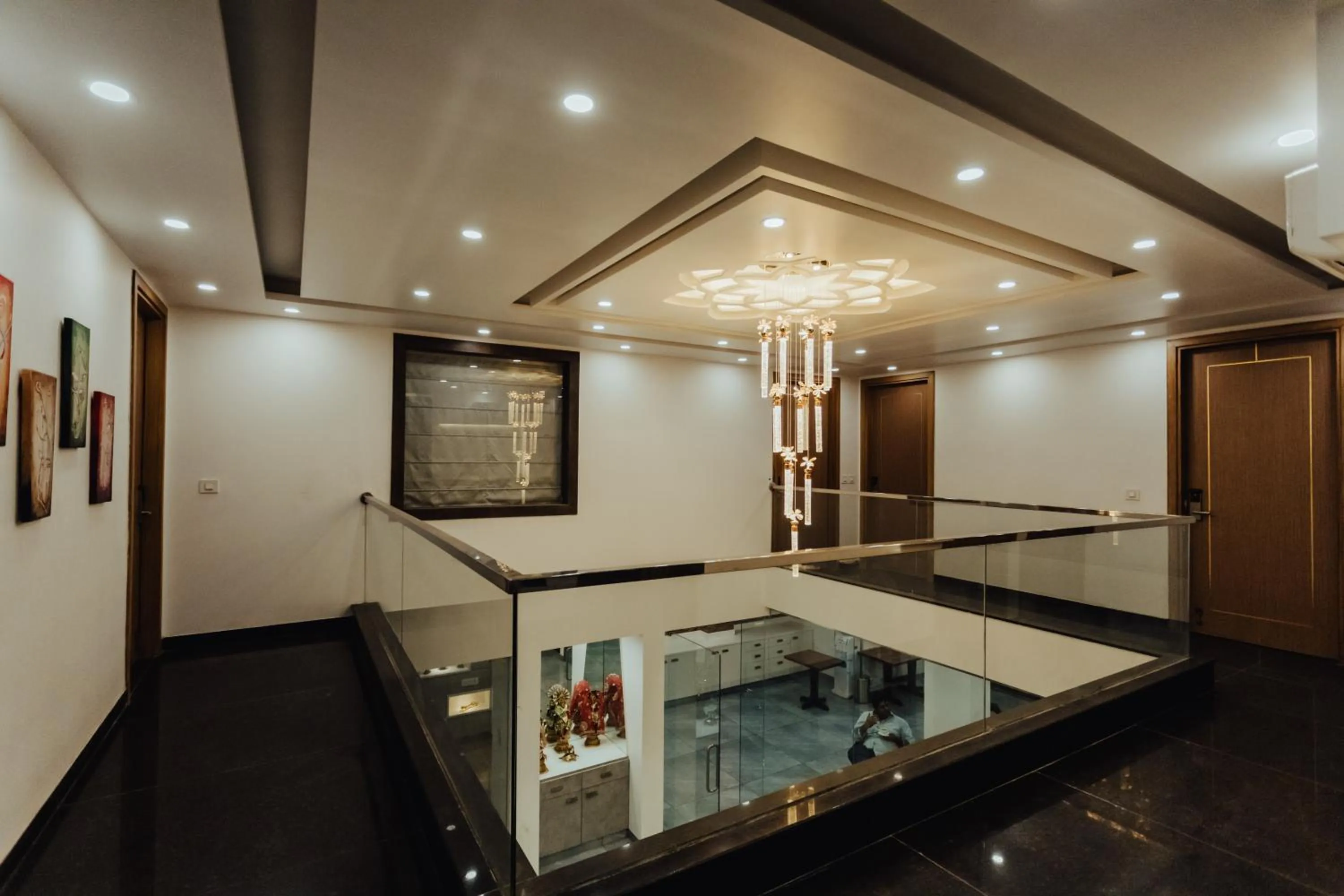 Hotel Keshav Residency - Medicity Gurugram, near Medanta Hospital, Pure Vegetarian