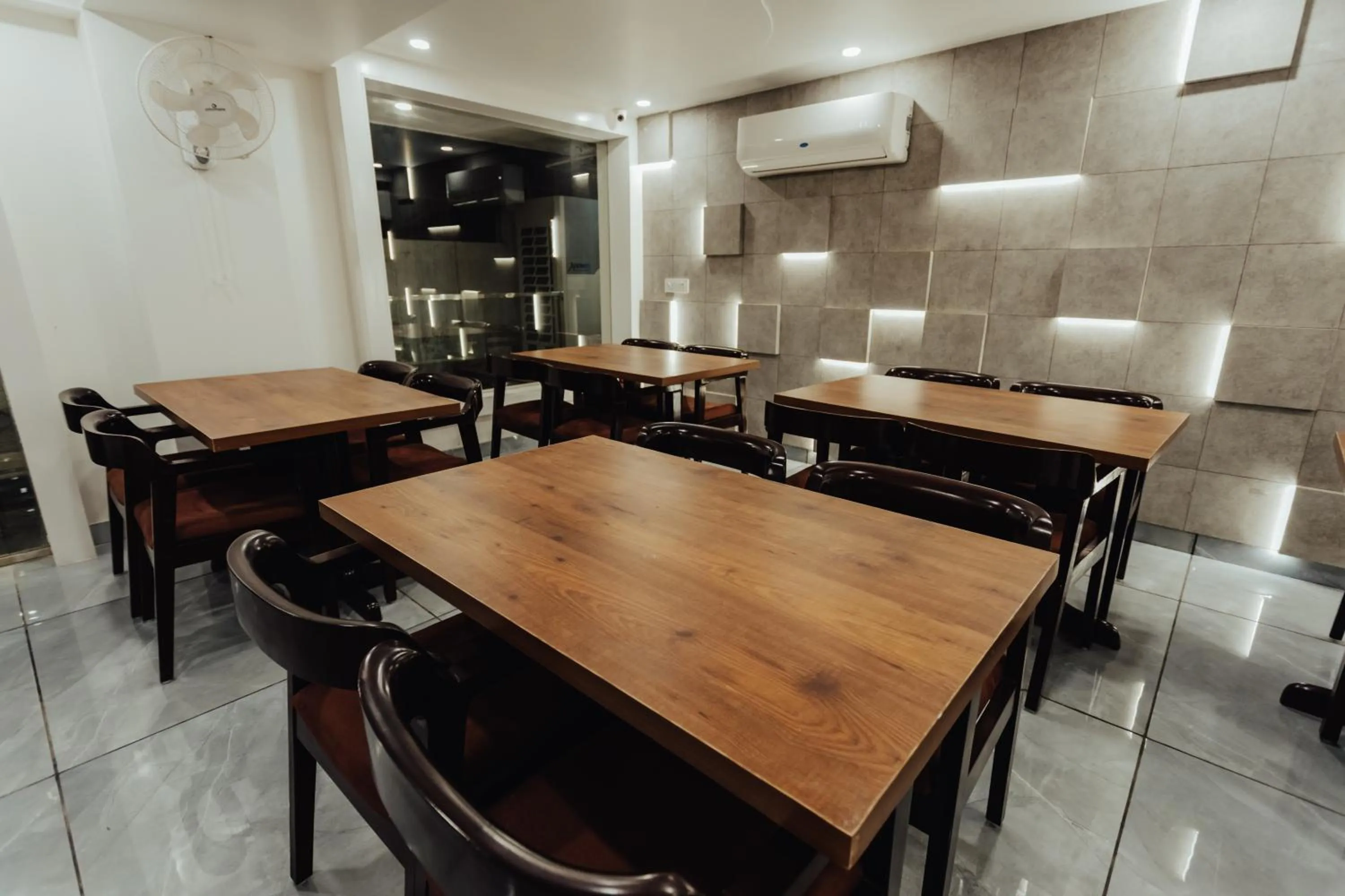 Restaurant/places to eat in Hotel Keshav Residency - Medicity Gurugram, near Medanta Hospital, Pure Vegetarian