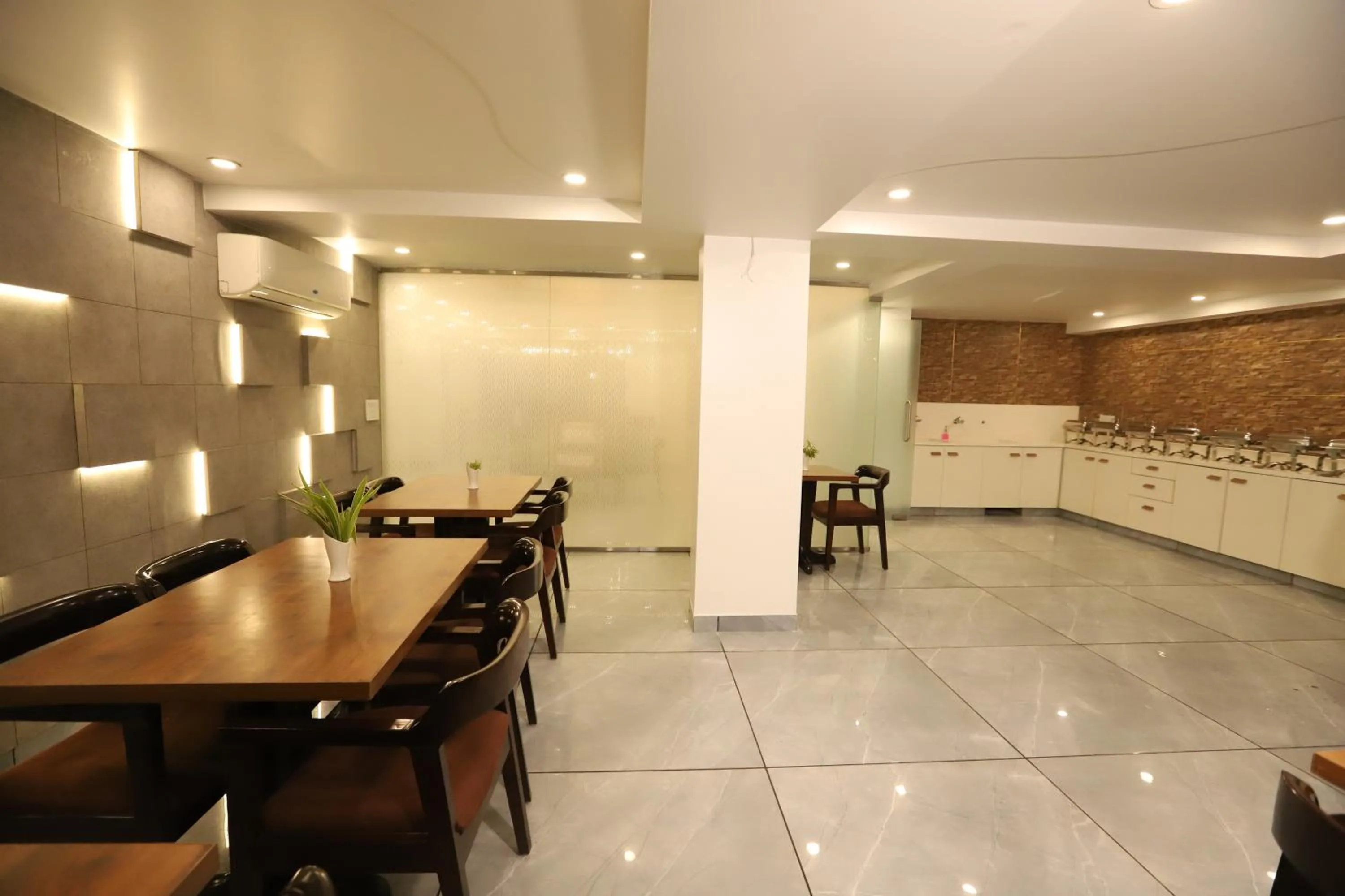 Lounge or bar in Hotel Keshav Residency - Medicity Gurugram, near Medanta Hospital, Pure Vegetarian