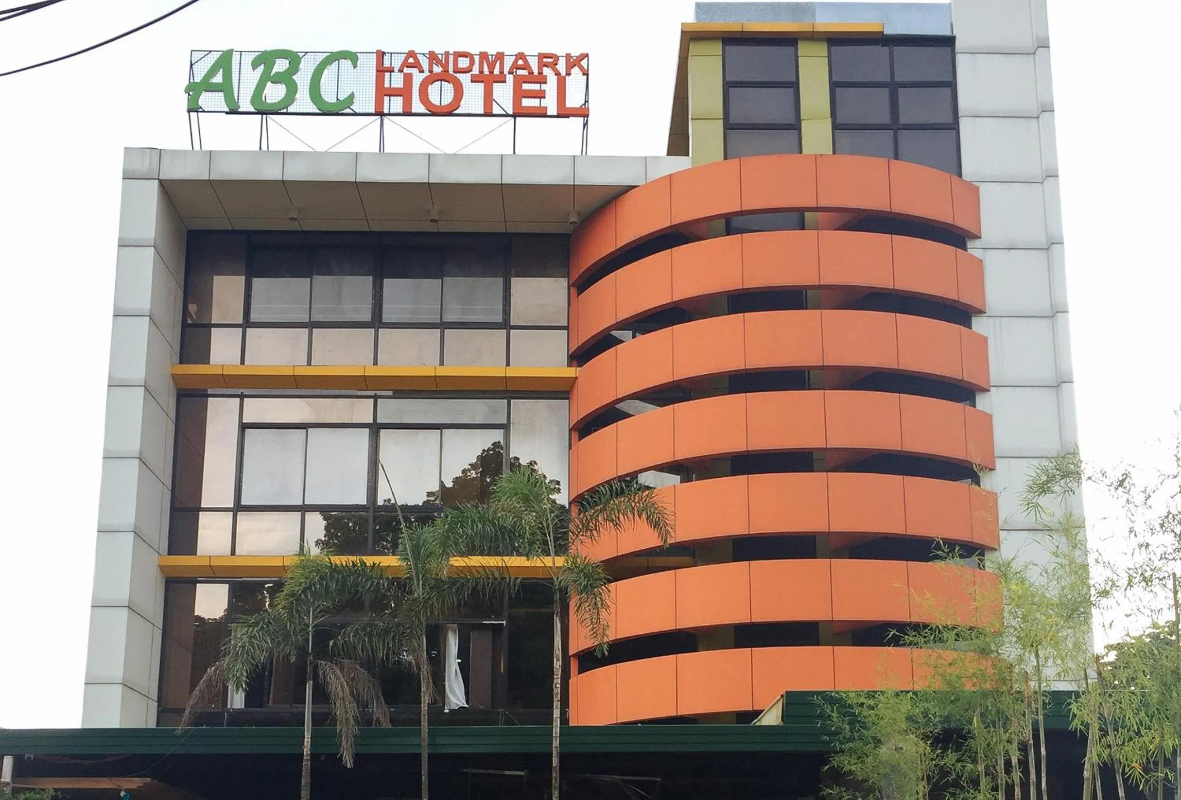 Property building in RedDoorz Plus @ ABC Landmark Hotel