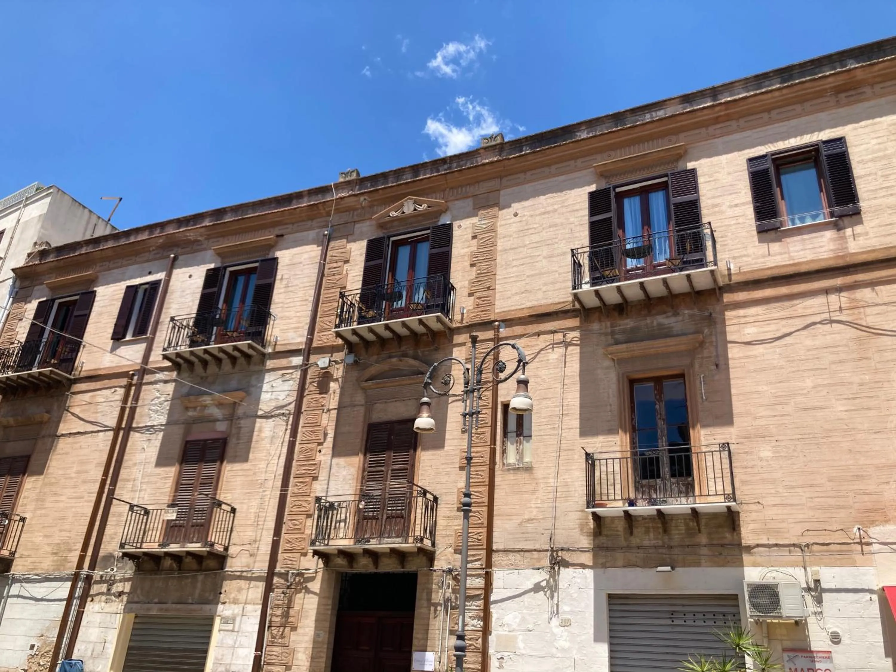 Property building in DOMUS ALERIA Deluxe Rooms